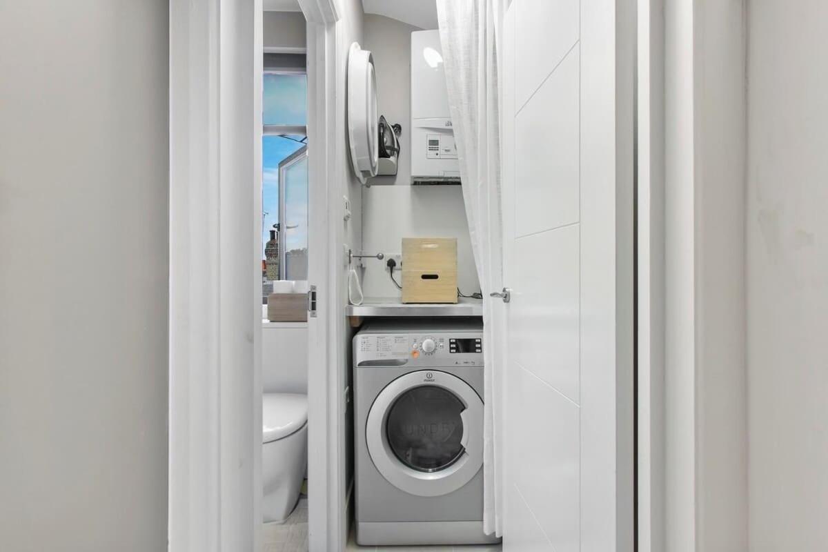 Modern Double Bedroom In 2 Hébergement de vacances