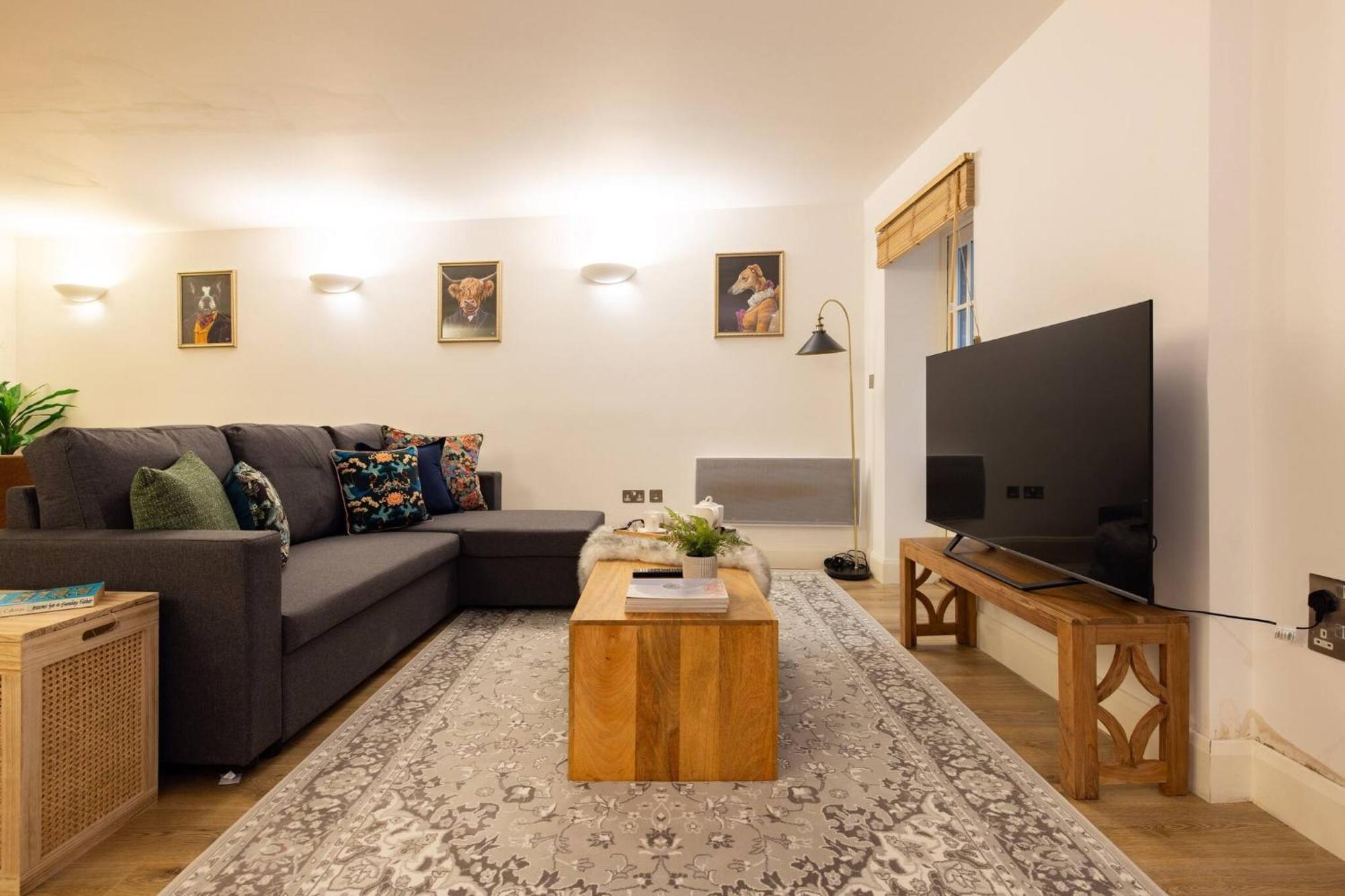 Wild Roses Serviced - Angel Apartamento *