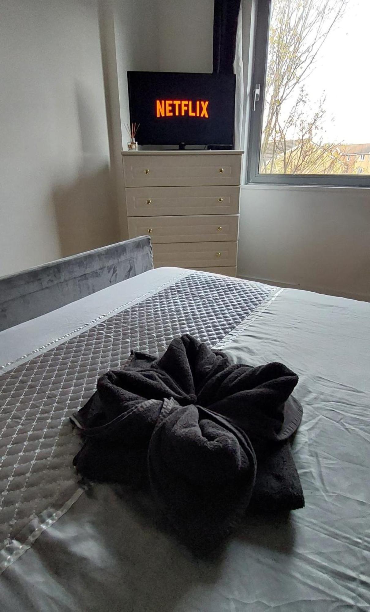 Greenwich Staycation! Gym-pool-parking-tube Station 2mins Away Appartement Londres