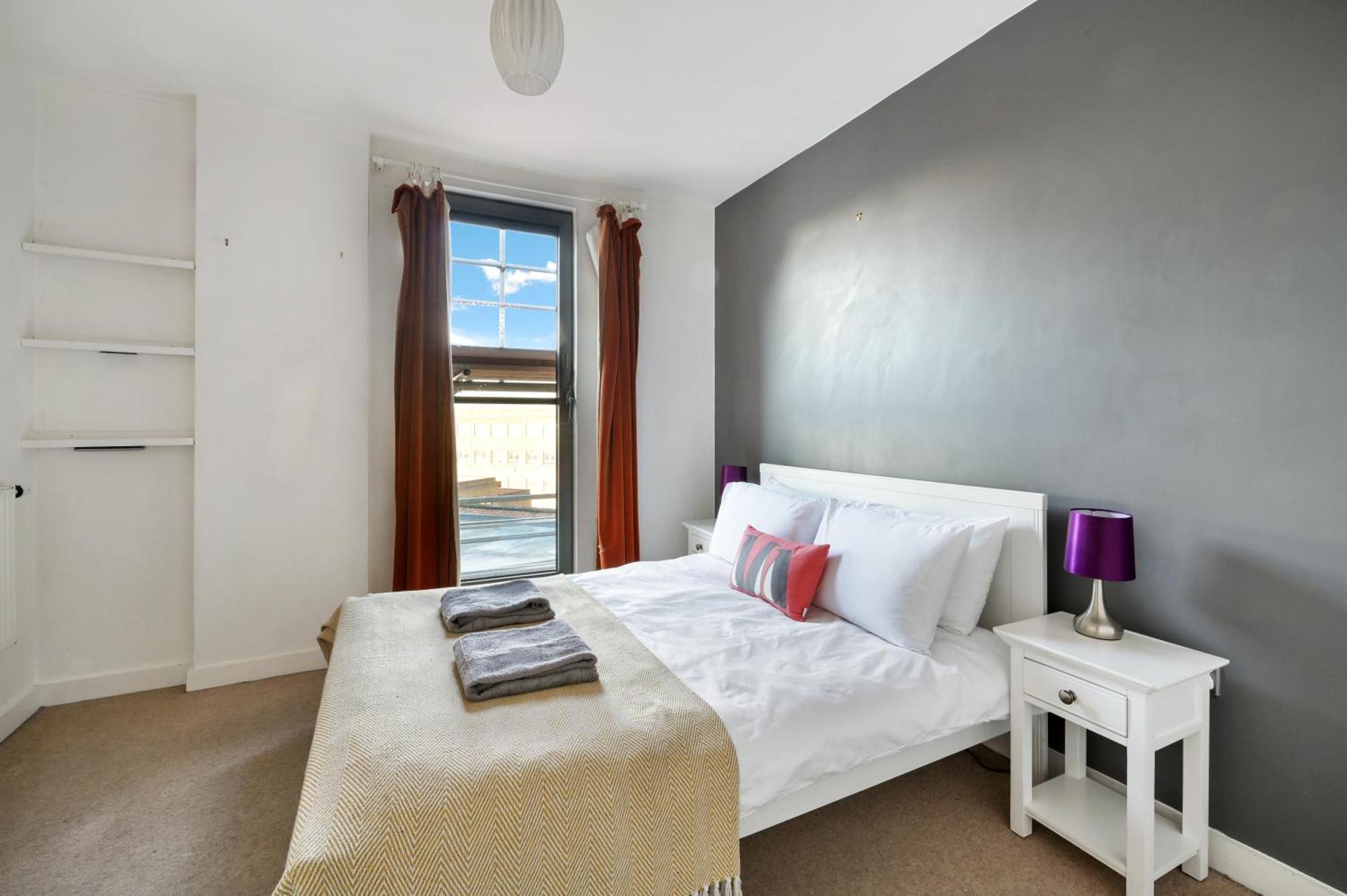 Spacious Three Bedroom Apartamento Londres