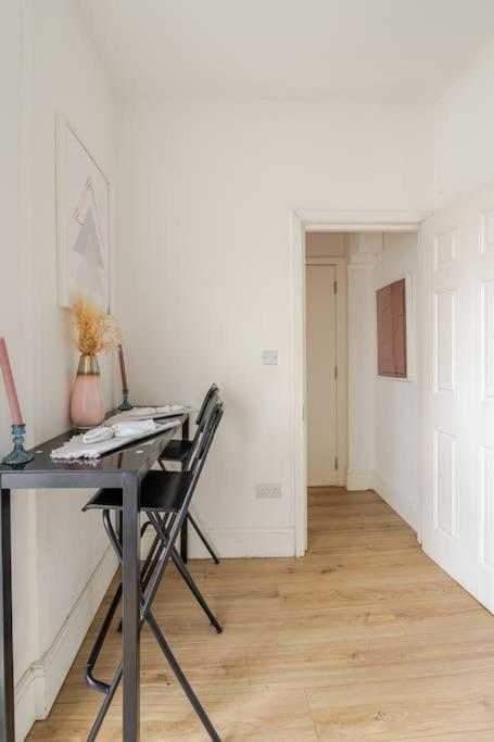 Balcony Flat In Victorian West Kensington Mansion * Londres
