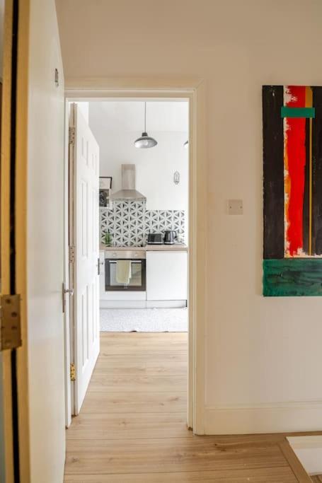 Balcony Flat In Victorian West Kensington Mansion * Londres