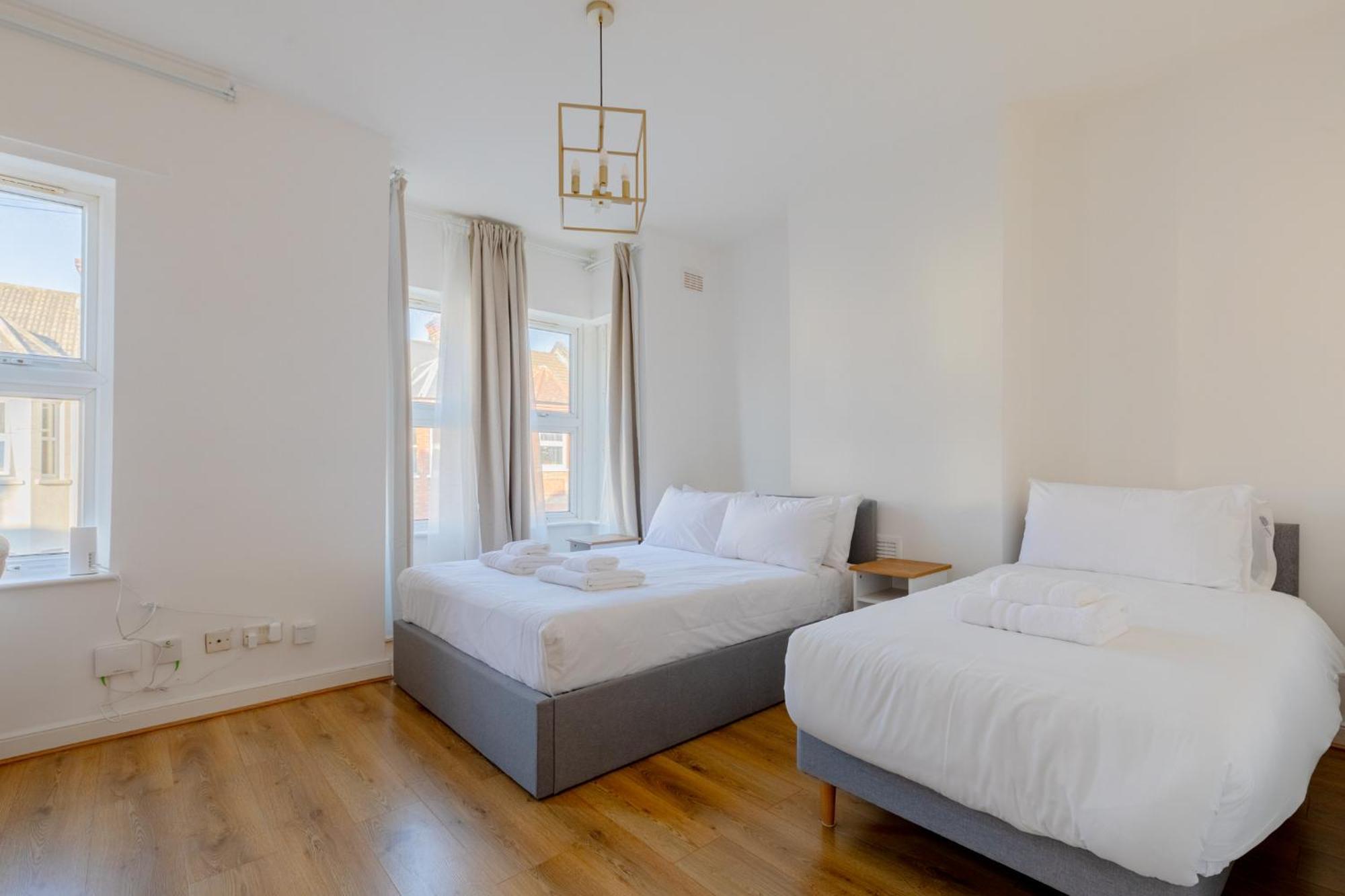 Spacious 2bd Flat Short Walk From Excel * Londres