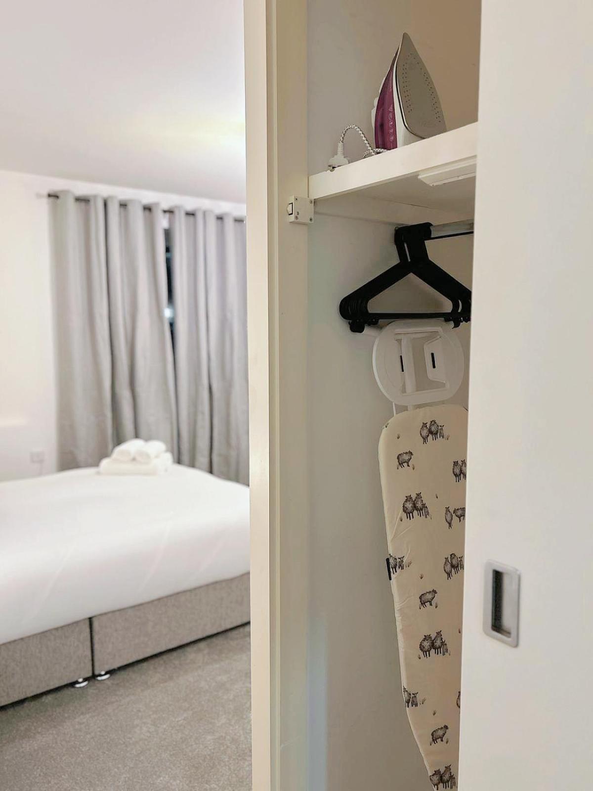 Luxury 2-bed With Stunning Views Near The Shard & Tower Bridge Londen