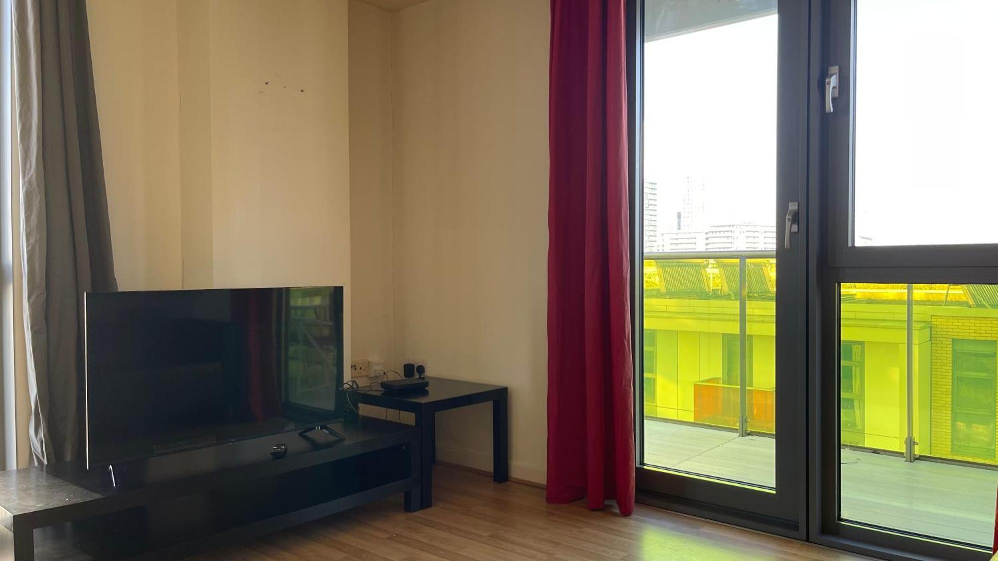 Stratford 2 Bedroom With 2 Bathrooms & Great Links Londen