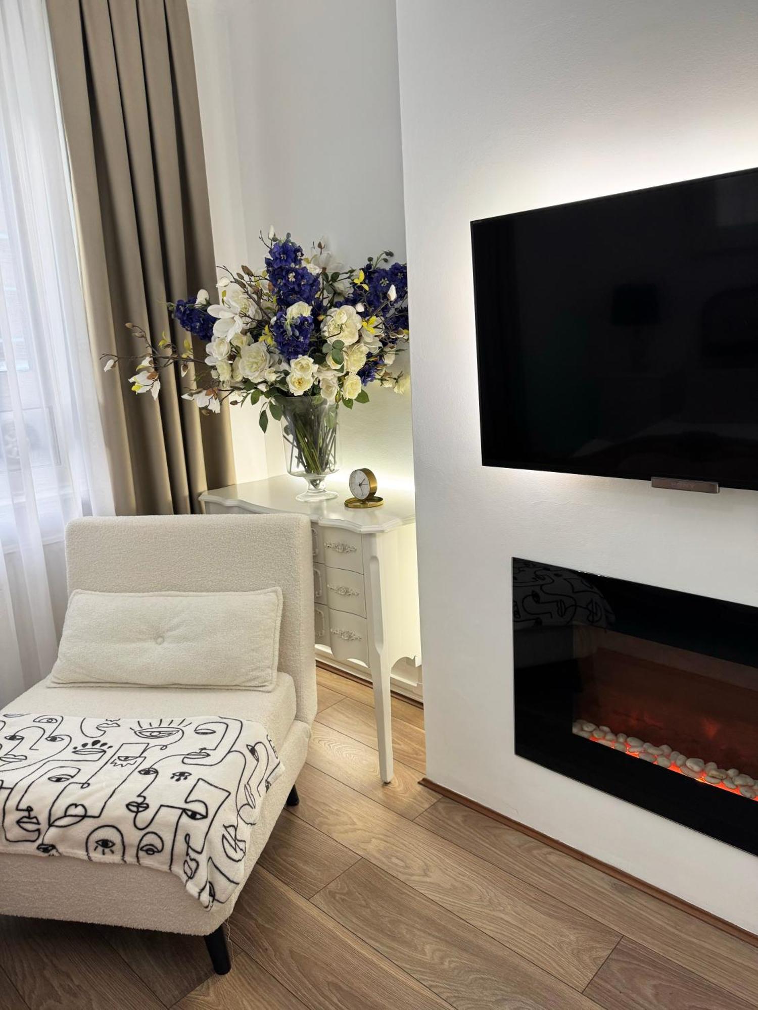 Fulham Lux