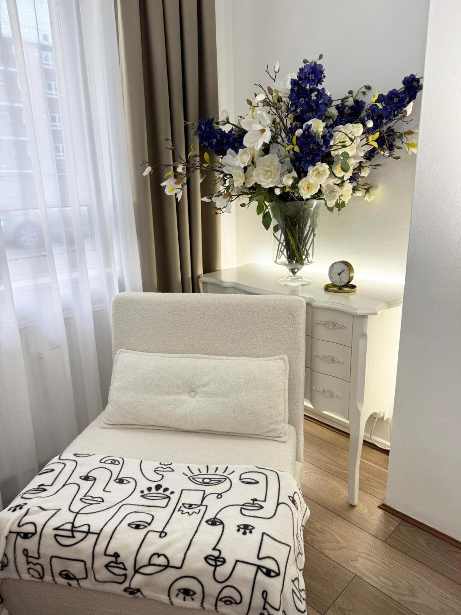 Fulham Lux *