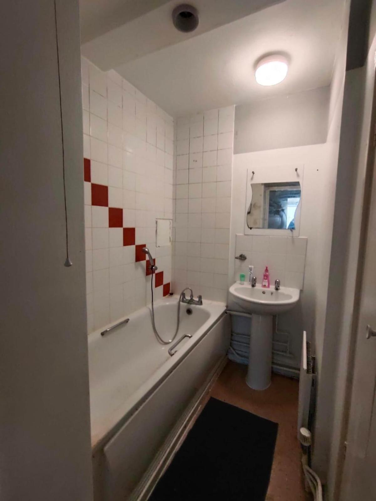 Quarto em Acomodações Particulares Canary Private In Shared Flat Great Balcony View Londres