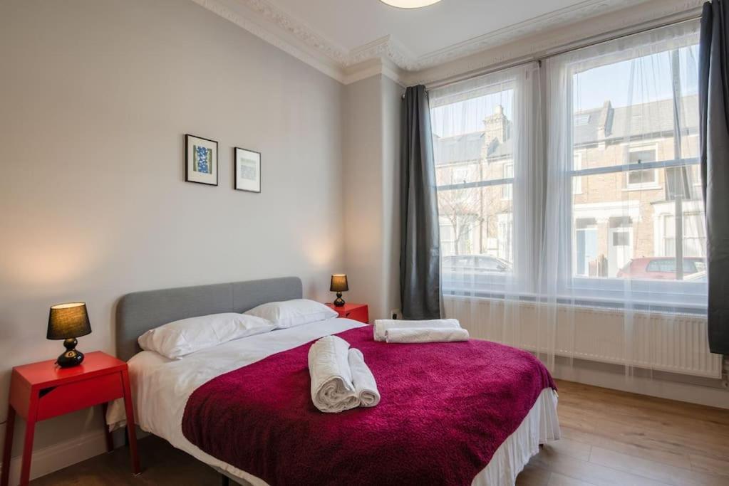 3 Bed Flat In Hammersmith Close To Underground London