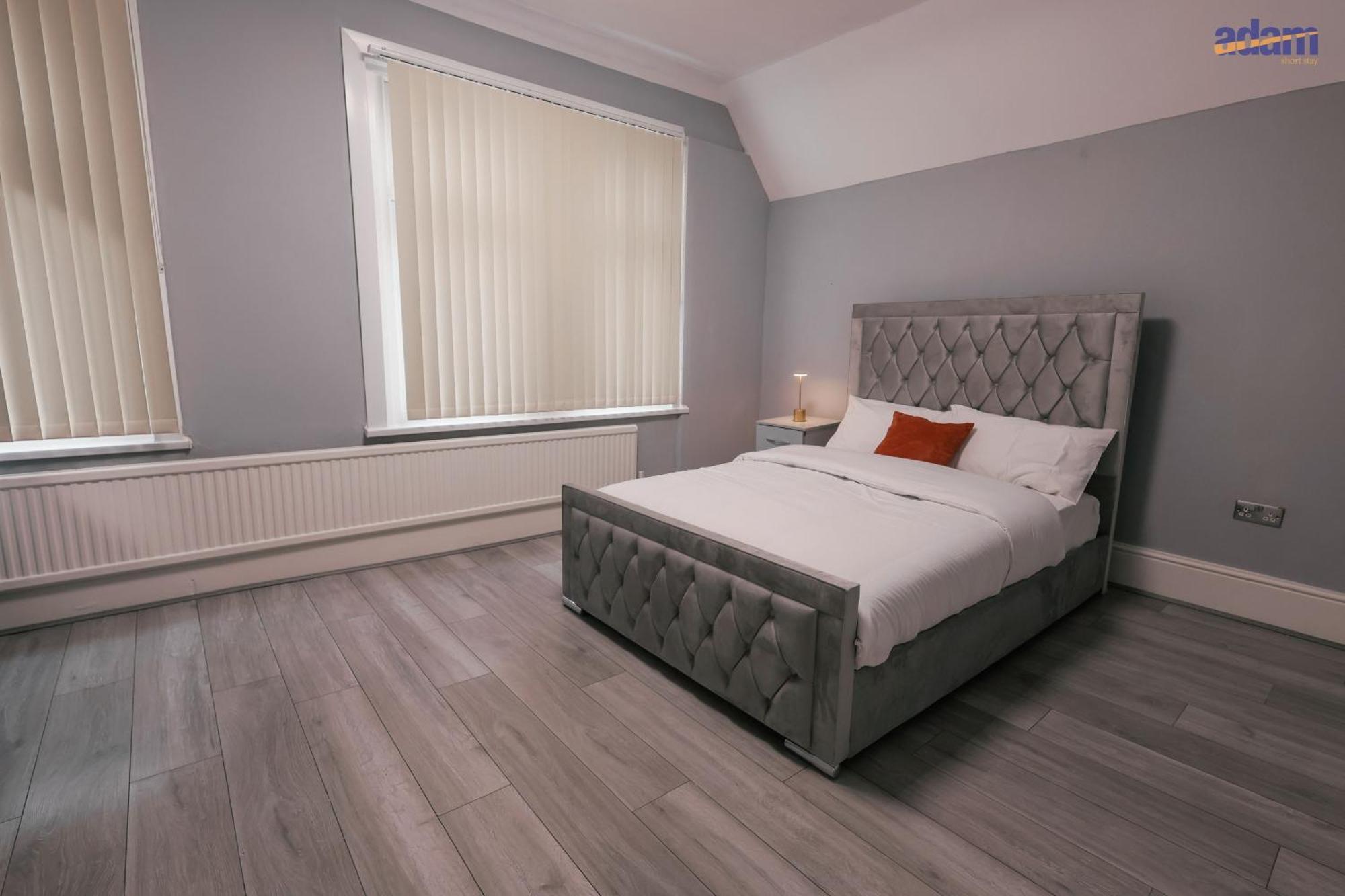 Adam Short Bed and breakfast *