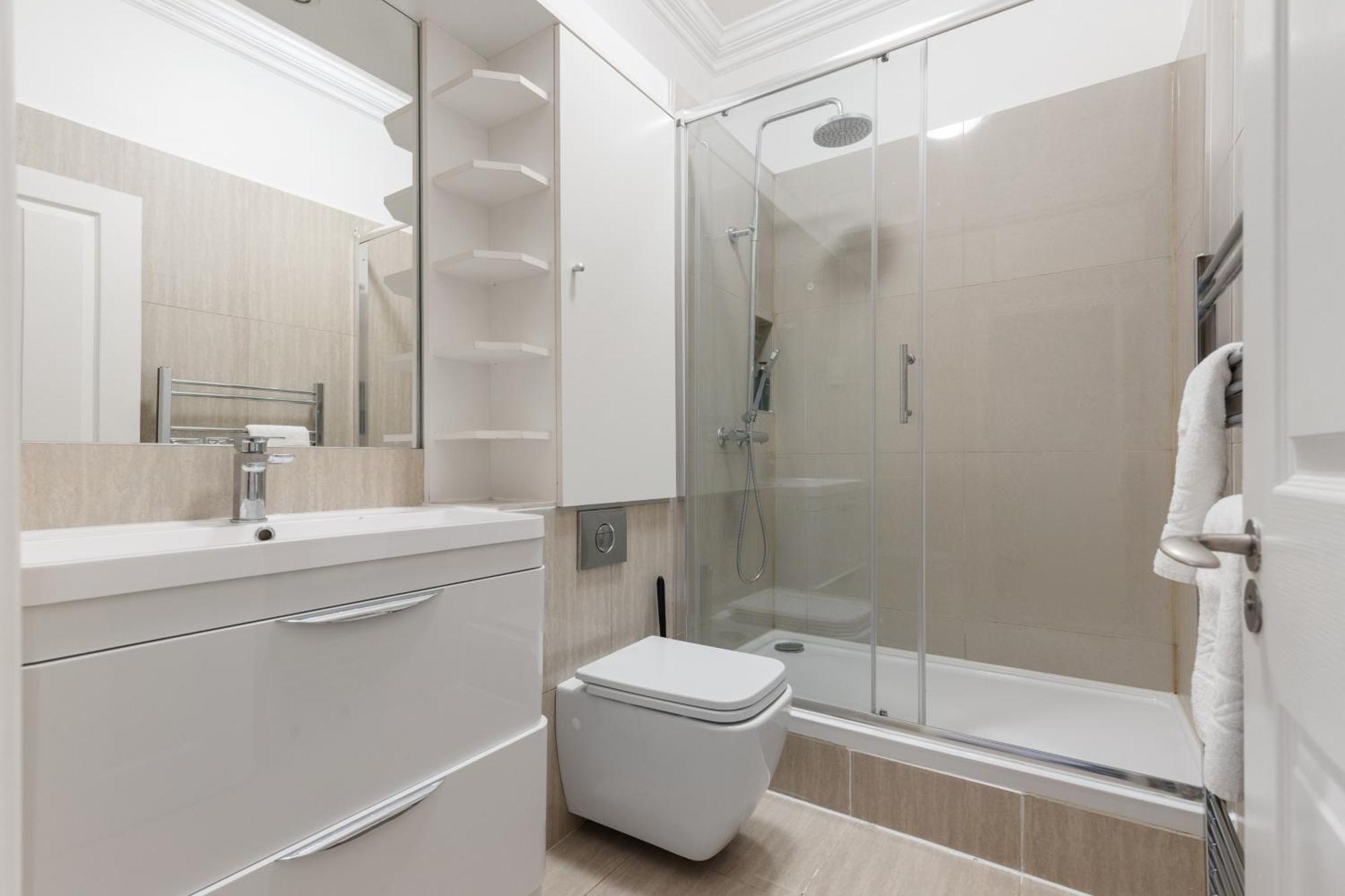 Heavenly Stays, Knightsbridge, Stylish 2-bd Escape Appartement *