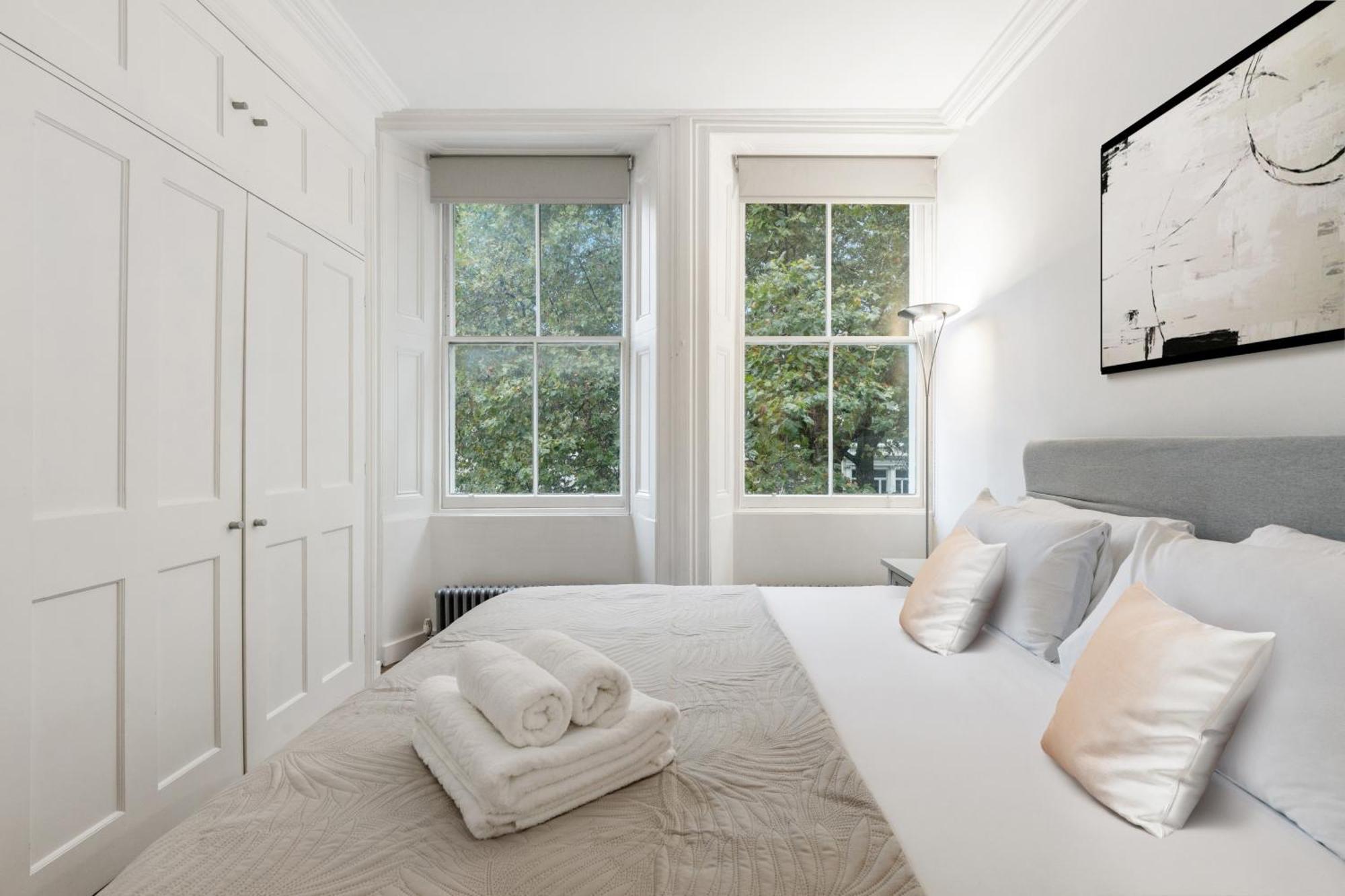 Heavenly Stays, Knightsbridge, Stylish 2-bd Escape Appartement