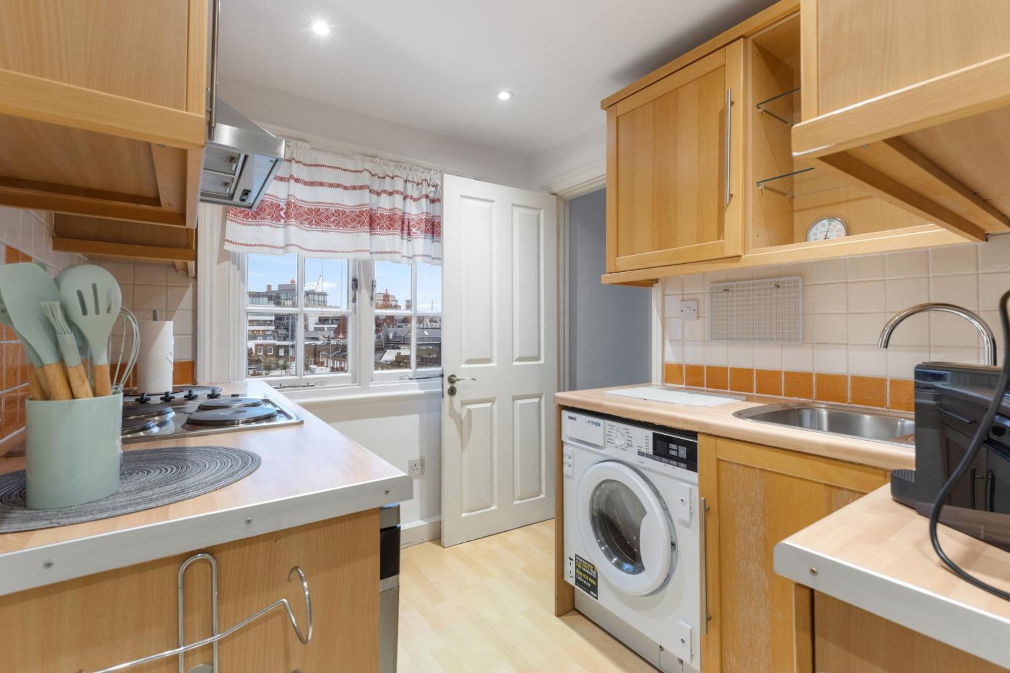 Heavenly Stays, Knightsbridge, Stylish 2-bd Escape Londen