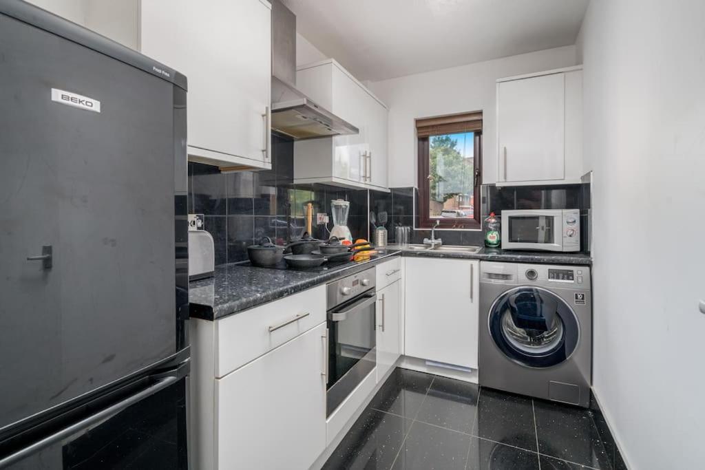 Apartment Gorgeous House, 5 Beds, Amazing Transport Links London