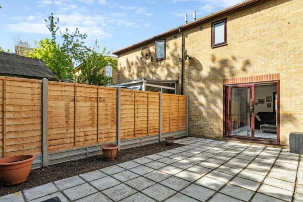 Apartment Gorgeous House, 5 Beds, Amazing Transport Links