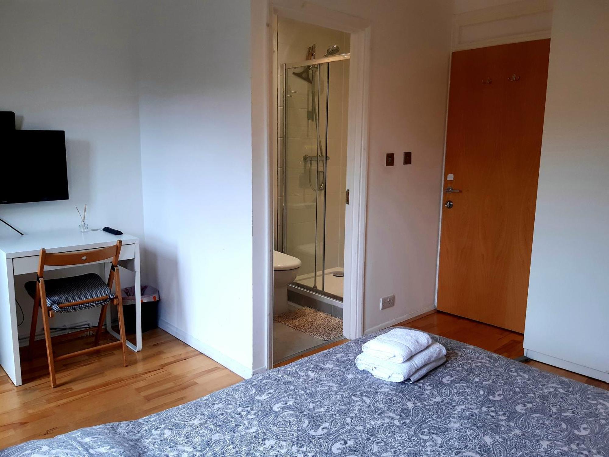 Maison d'hôtes With En-suite And Free Parking