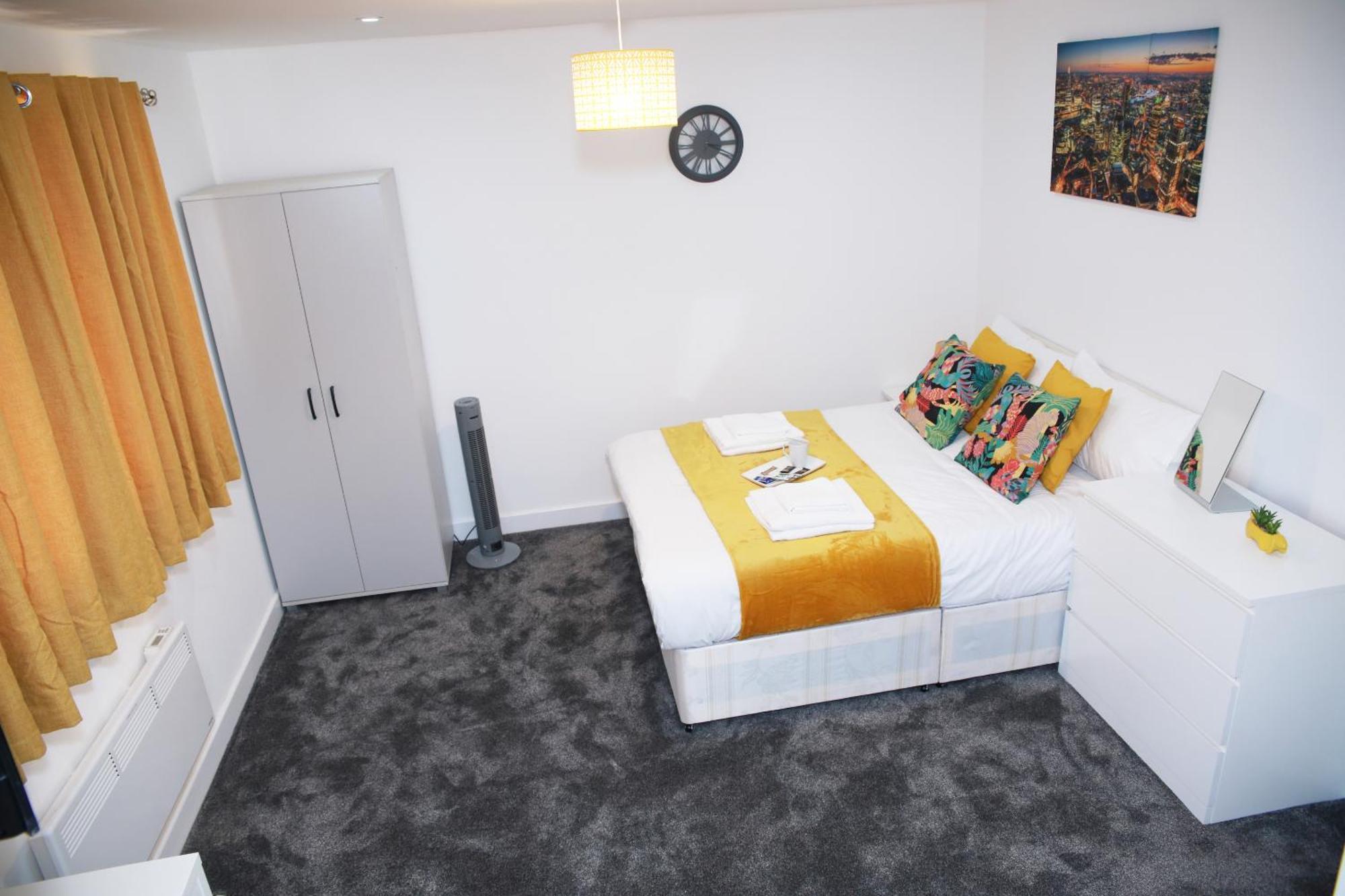 South Harrow Apartment *