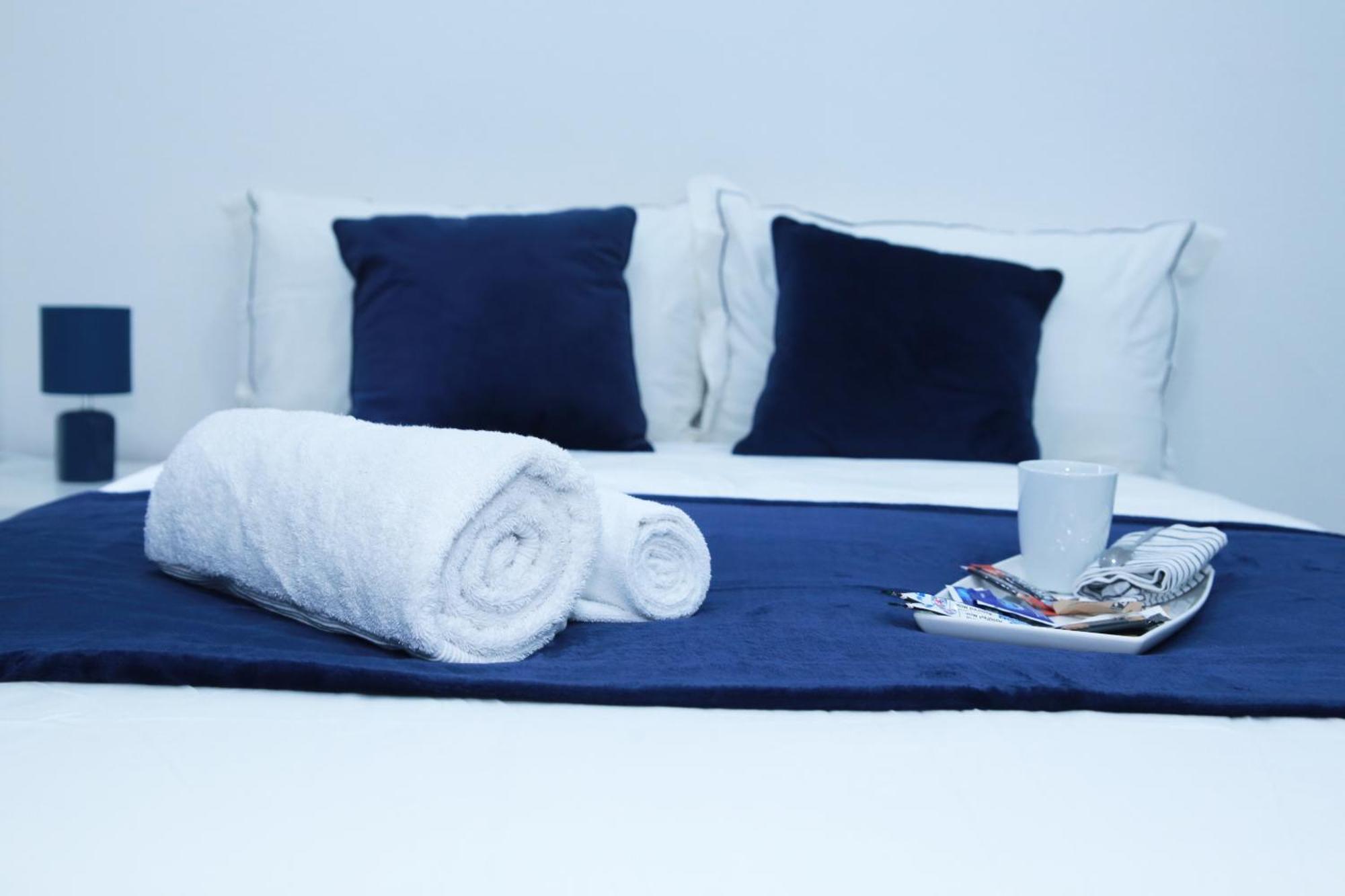 Lovely With Free Parking On Premises. Apartamento *