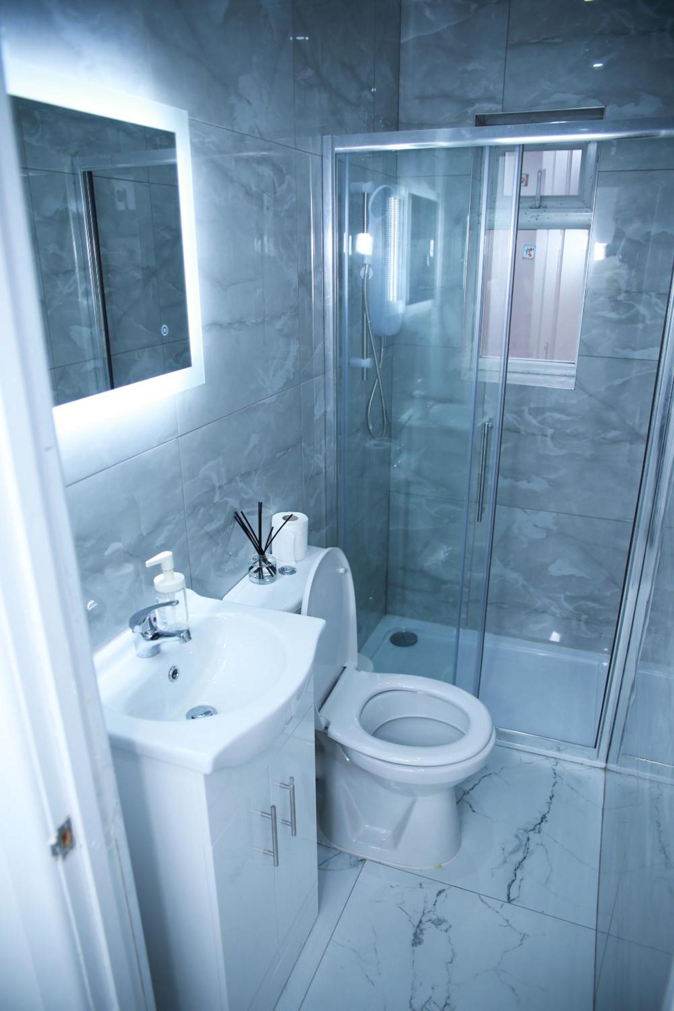 Lovely With Free Parking On Premises. Apartamento Londres