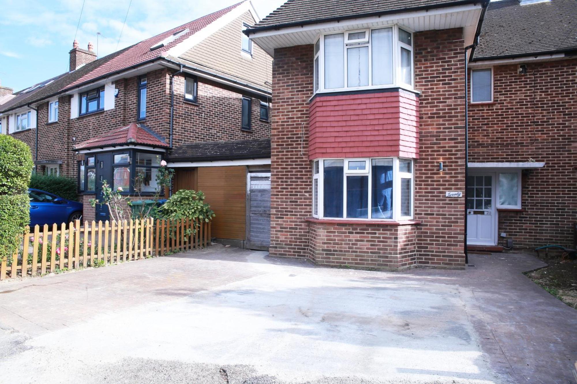 Harrow Luxury Flat With Free Parking. Apartment London