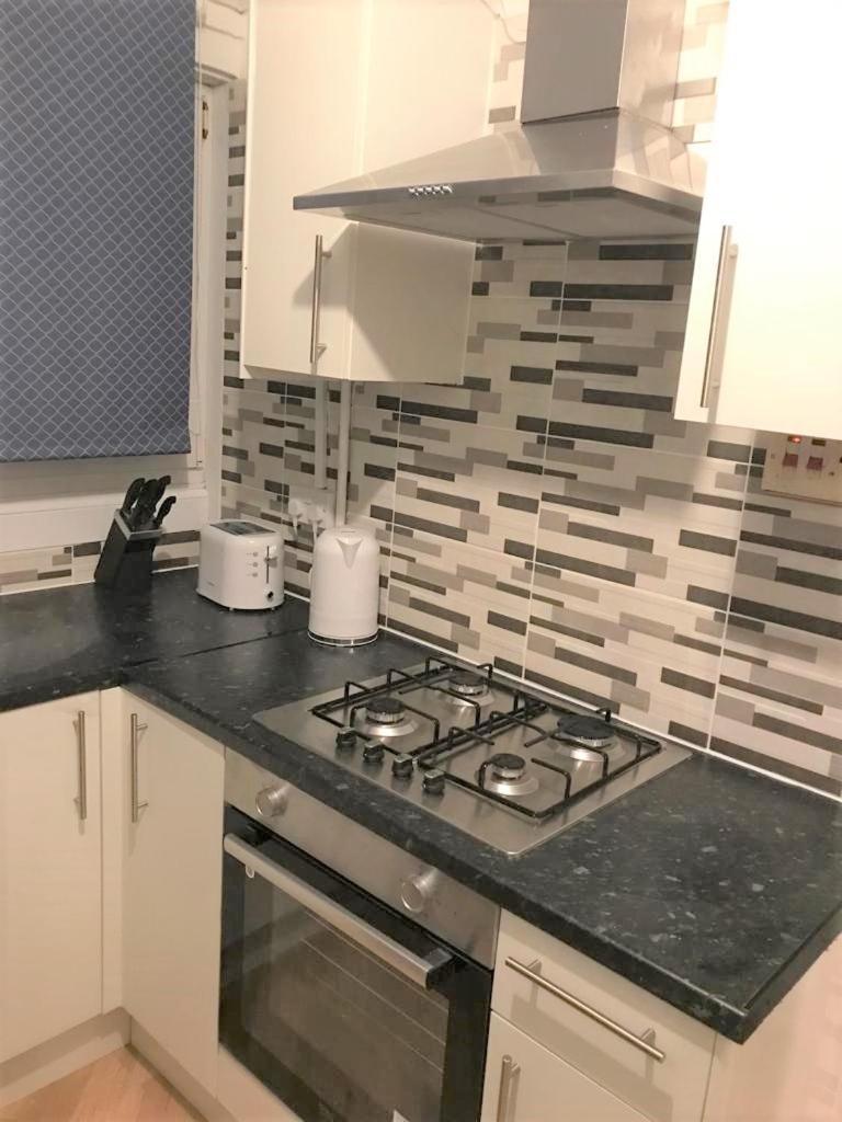 Lovely 2 Bedroom Close To Plaistow Station Appartement