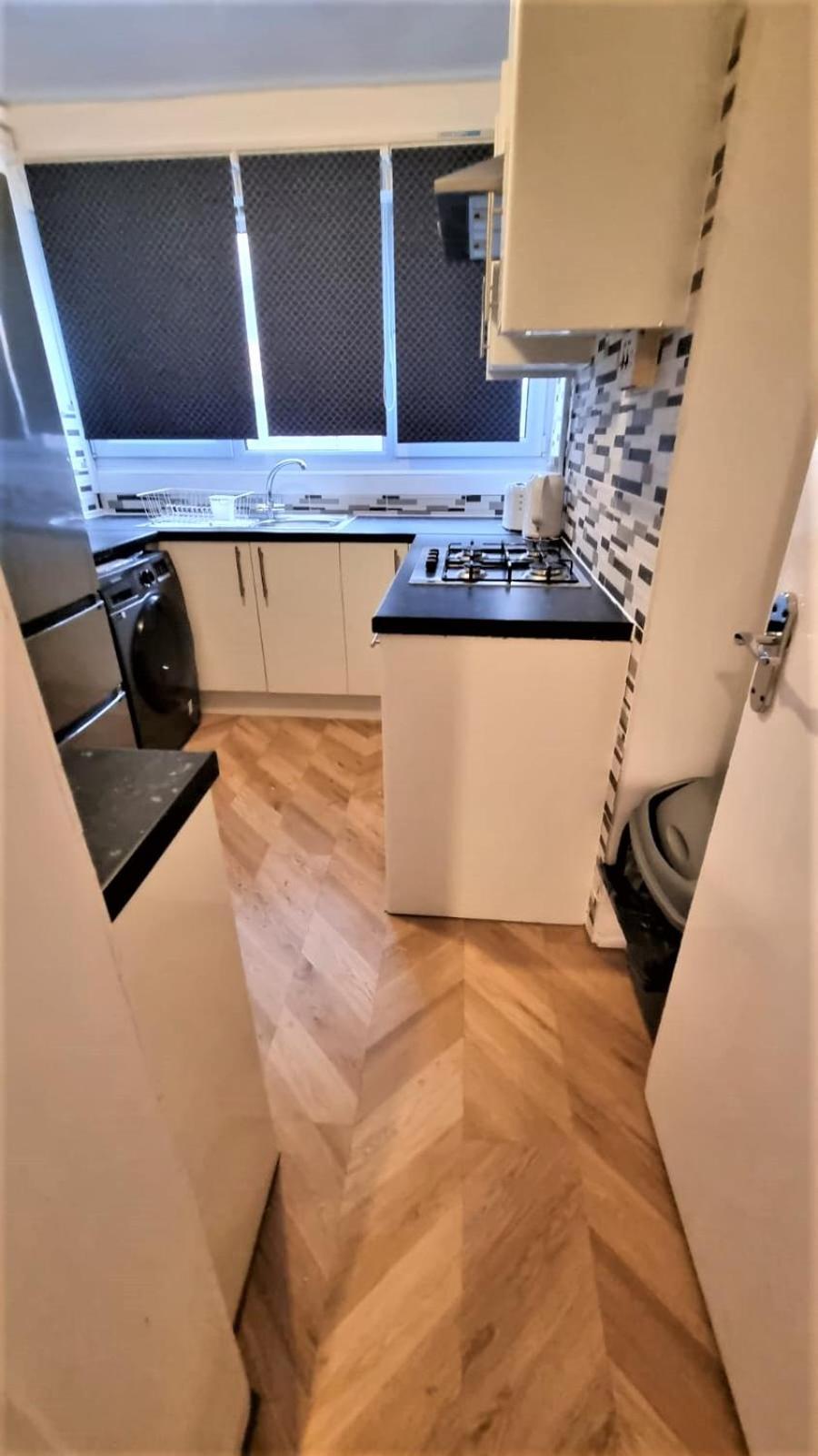 Lovely 2 Bedroom Close To Plaistow Station * Londres