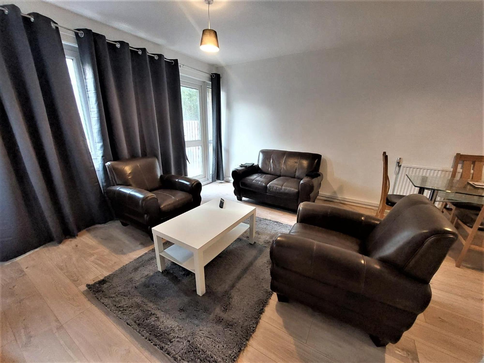 Lovely 2 Bedroom Close To Plaistow Station Appartement *