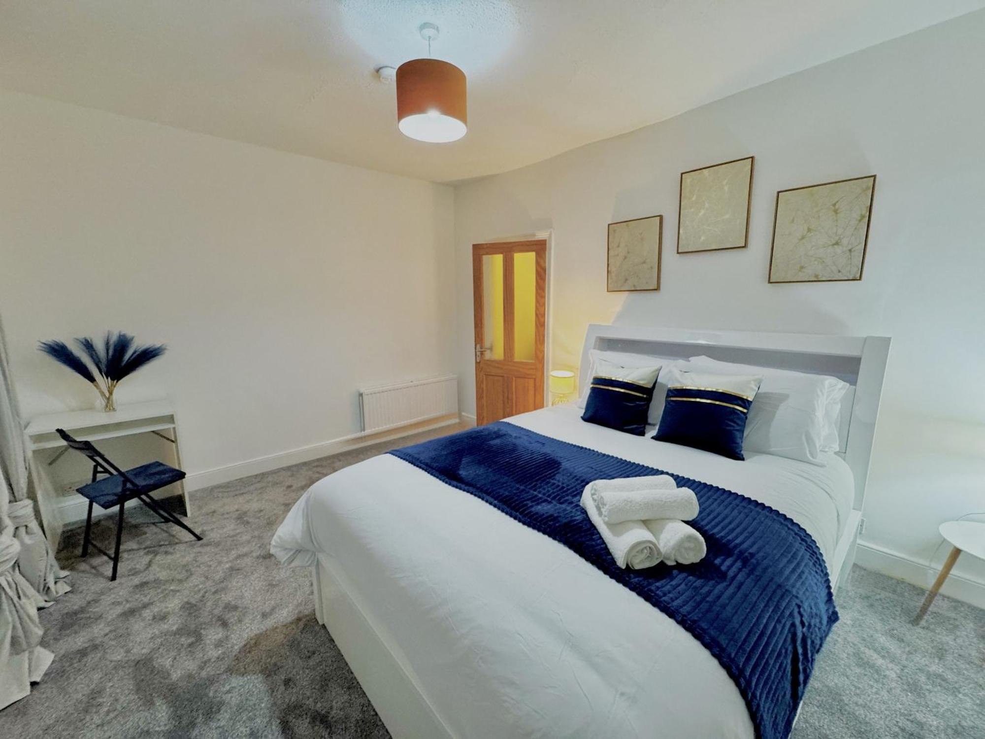 Hébergement de vacances Spacious 3 Bedroom House Near London, O2, Excel, Stratford, Tube Station & Parking Available
