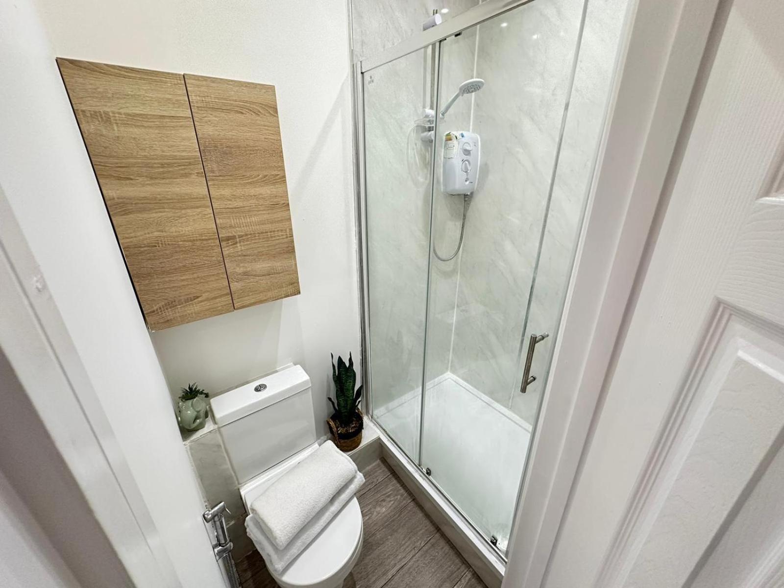 Comfortable Near Central * London