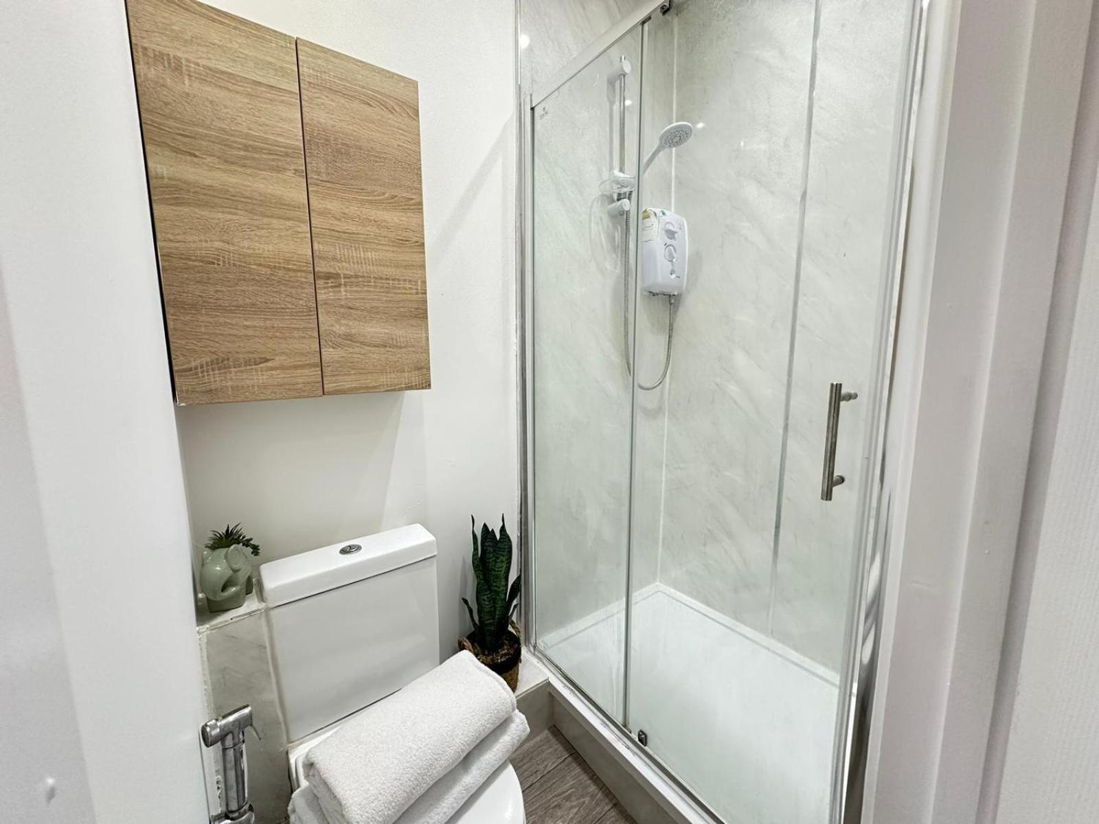 Comfortable Near Central London