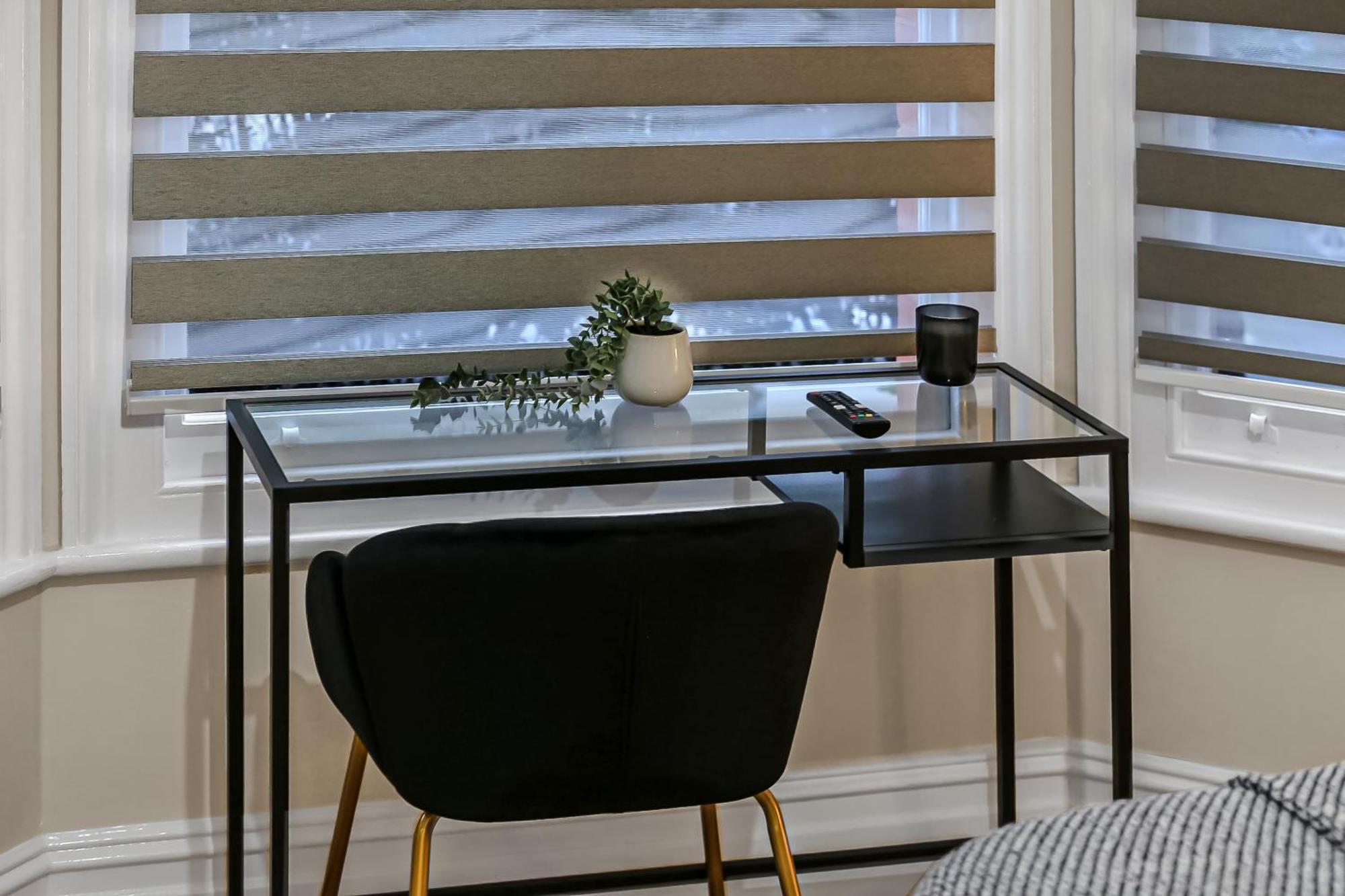 Cozy Sunlit With Kitchenette *