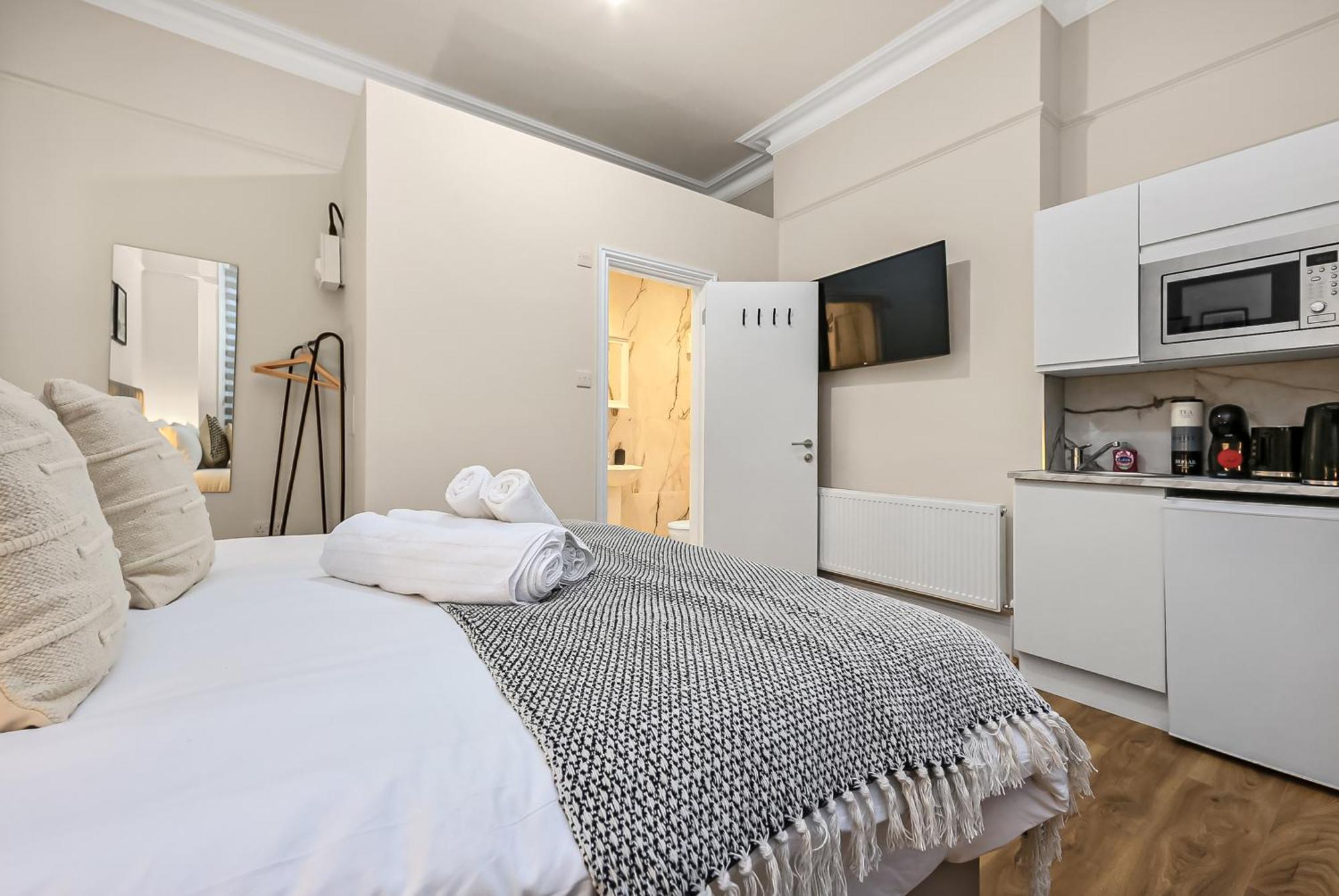 Cozy Sunlit With Kitchenette Appartement