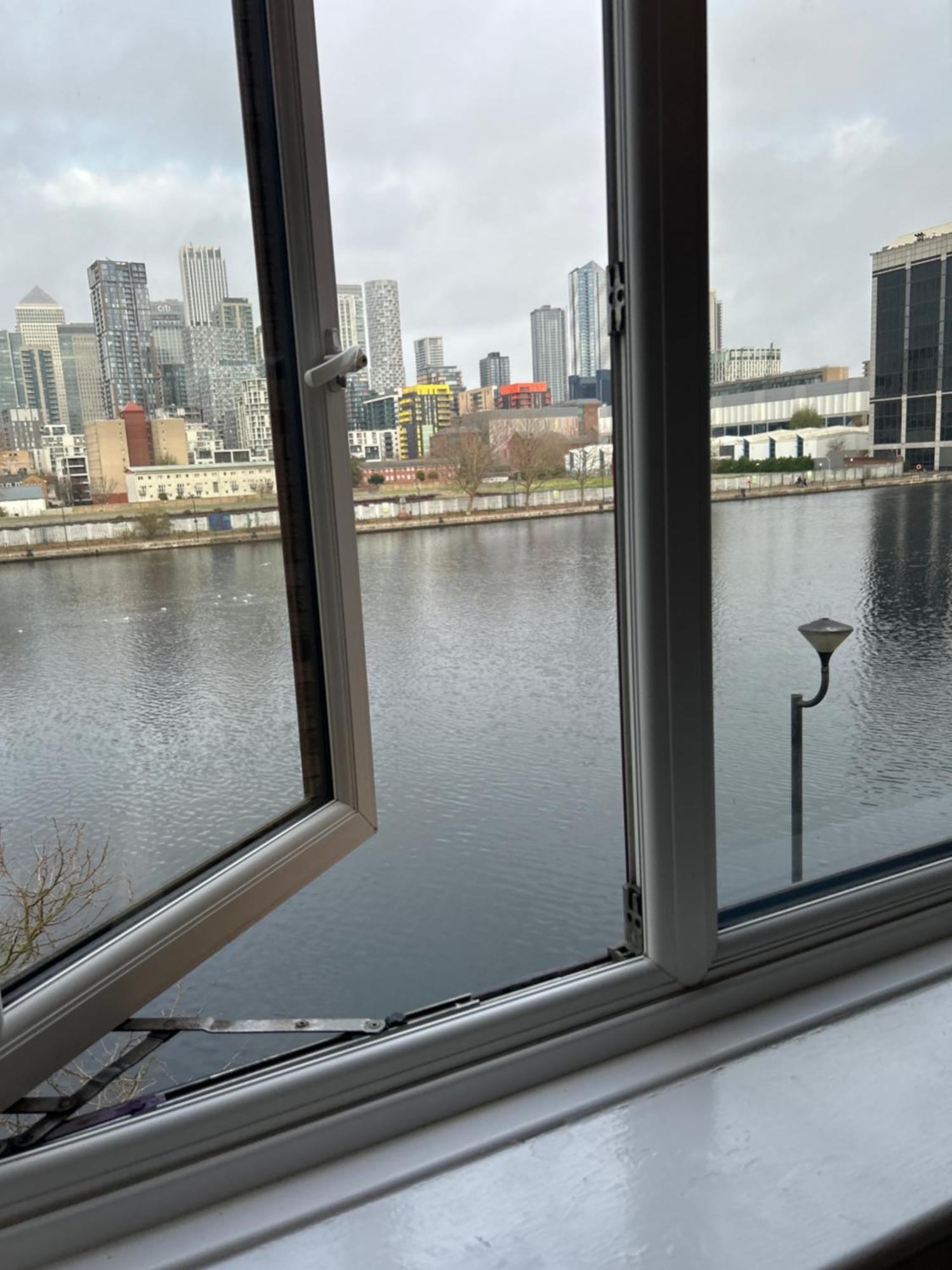 Beautiful View Near Canarywharf Apartment London
