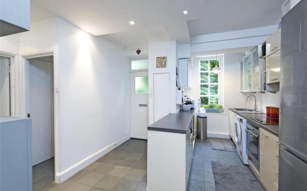 Battersea 2 Bedroom 2 Toilet Flat Londres