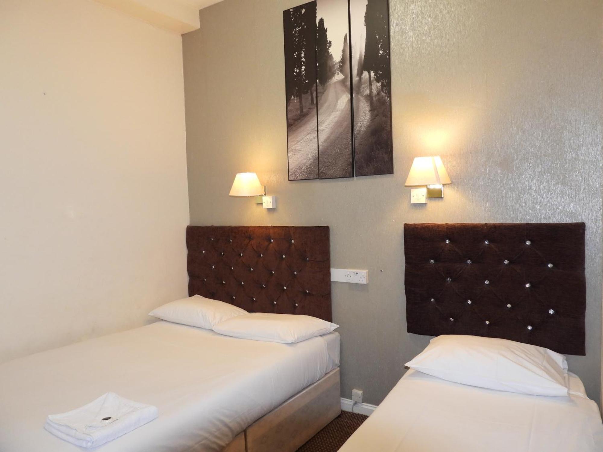 Hyde Park Court Hotel