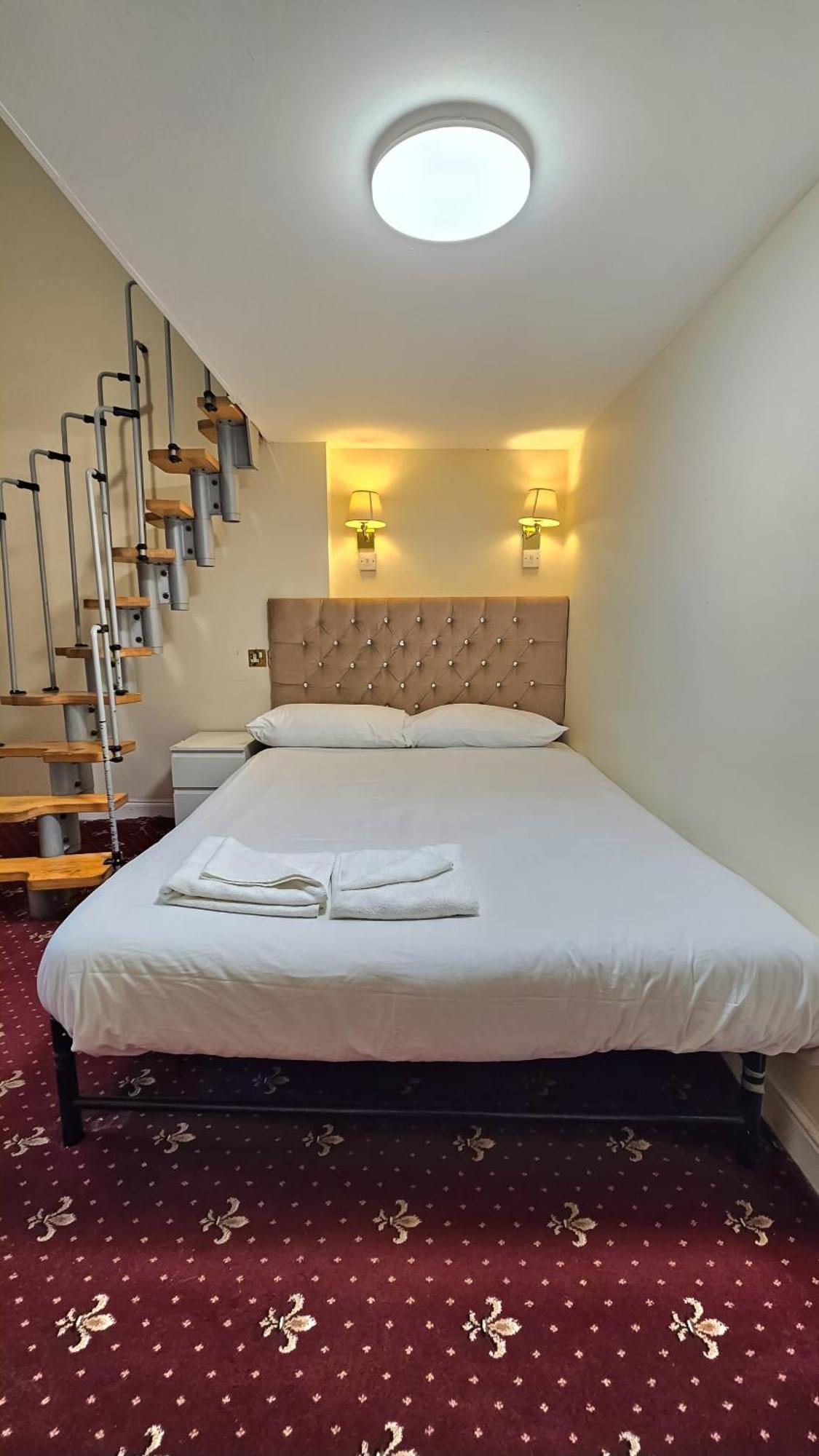 Hotel Hyde Park Court