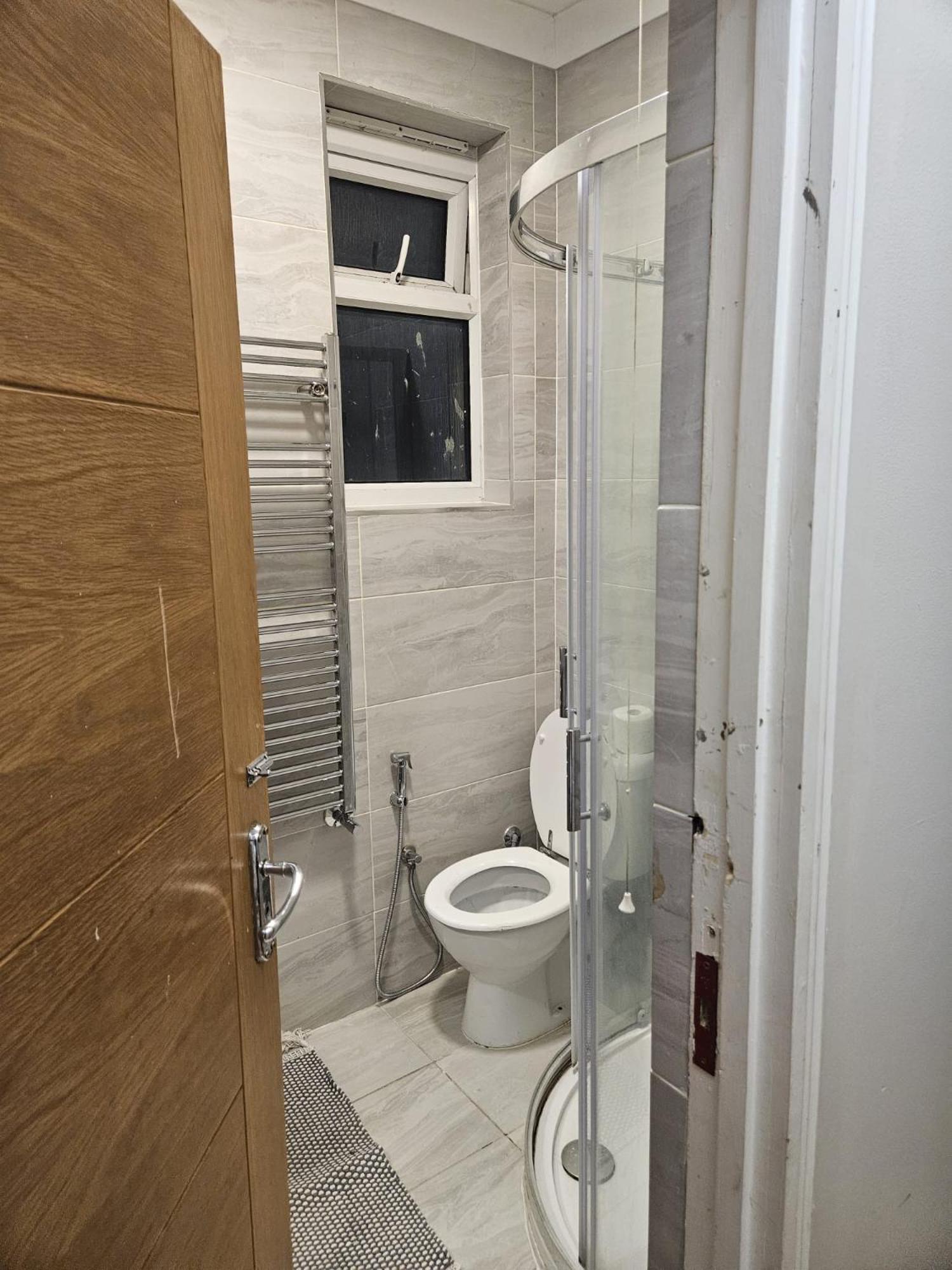 Apartment 2 Bedroom Flat - Travel Direct To Heathrow/central