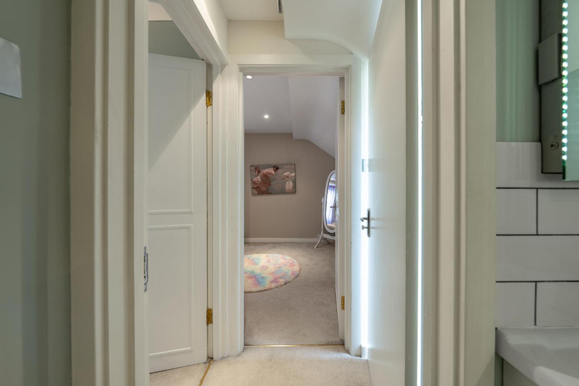 Huge 200sqm Luxury 3-bedroom Mews Apartamento