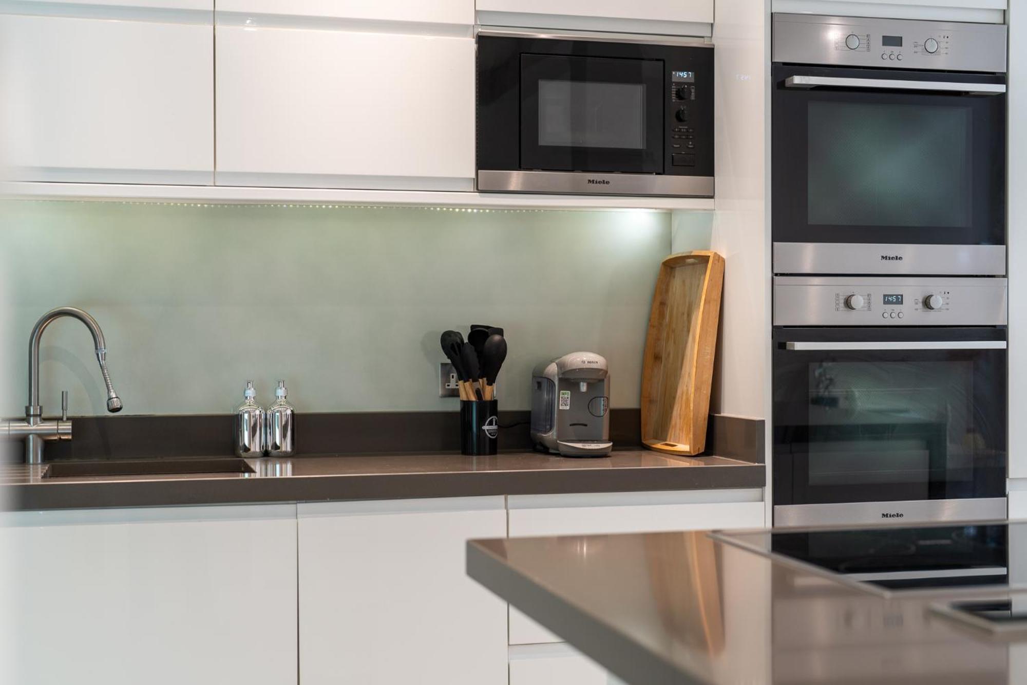 Huge 200sqm Luxury 3-bedroom Mews Apartamento