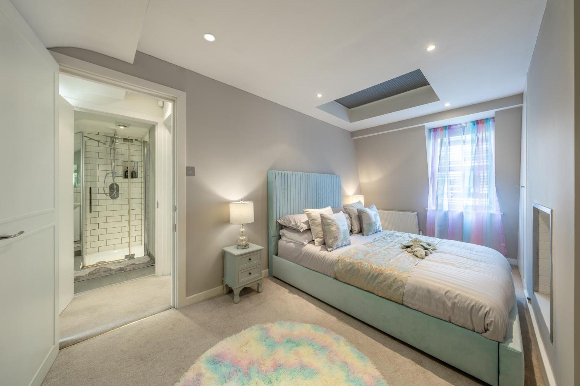 Huge 200sqm Luxury 3-bedroom Mews * Londres
