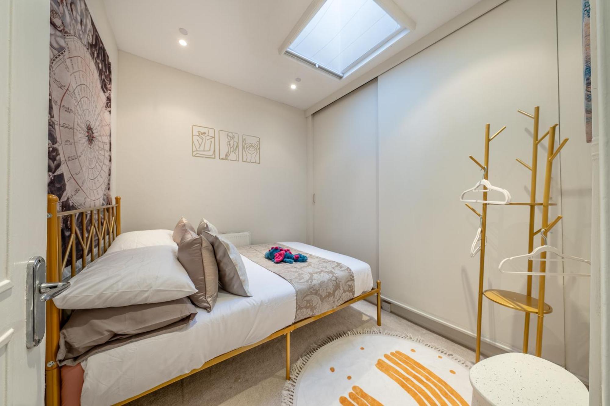 Huge 200sqm Luxury 3-bedroom Mews Apartamento