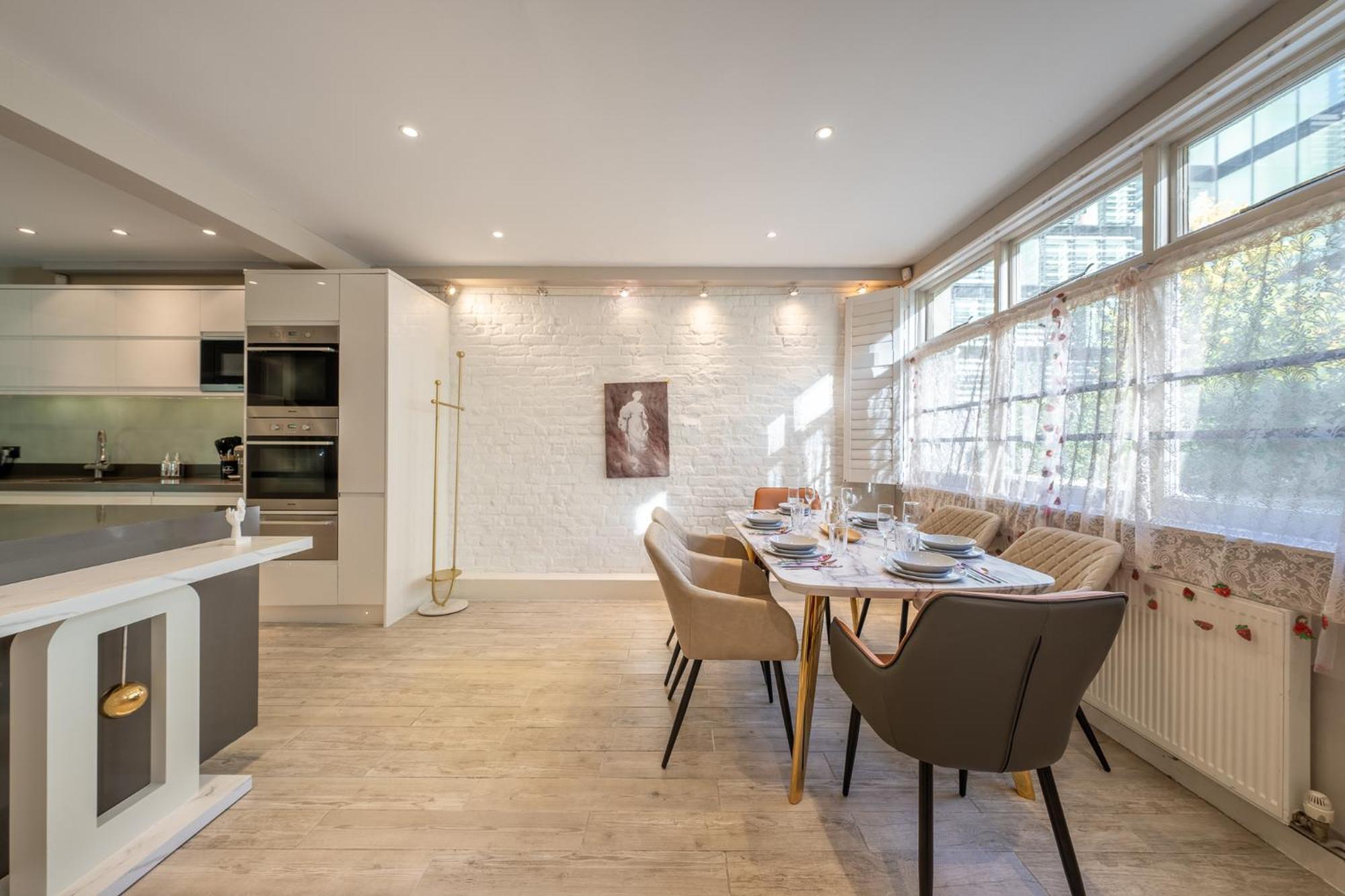 Huge 200sqm Luxury 3-bedroom Mews Apartamento Londres
