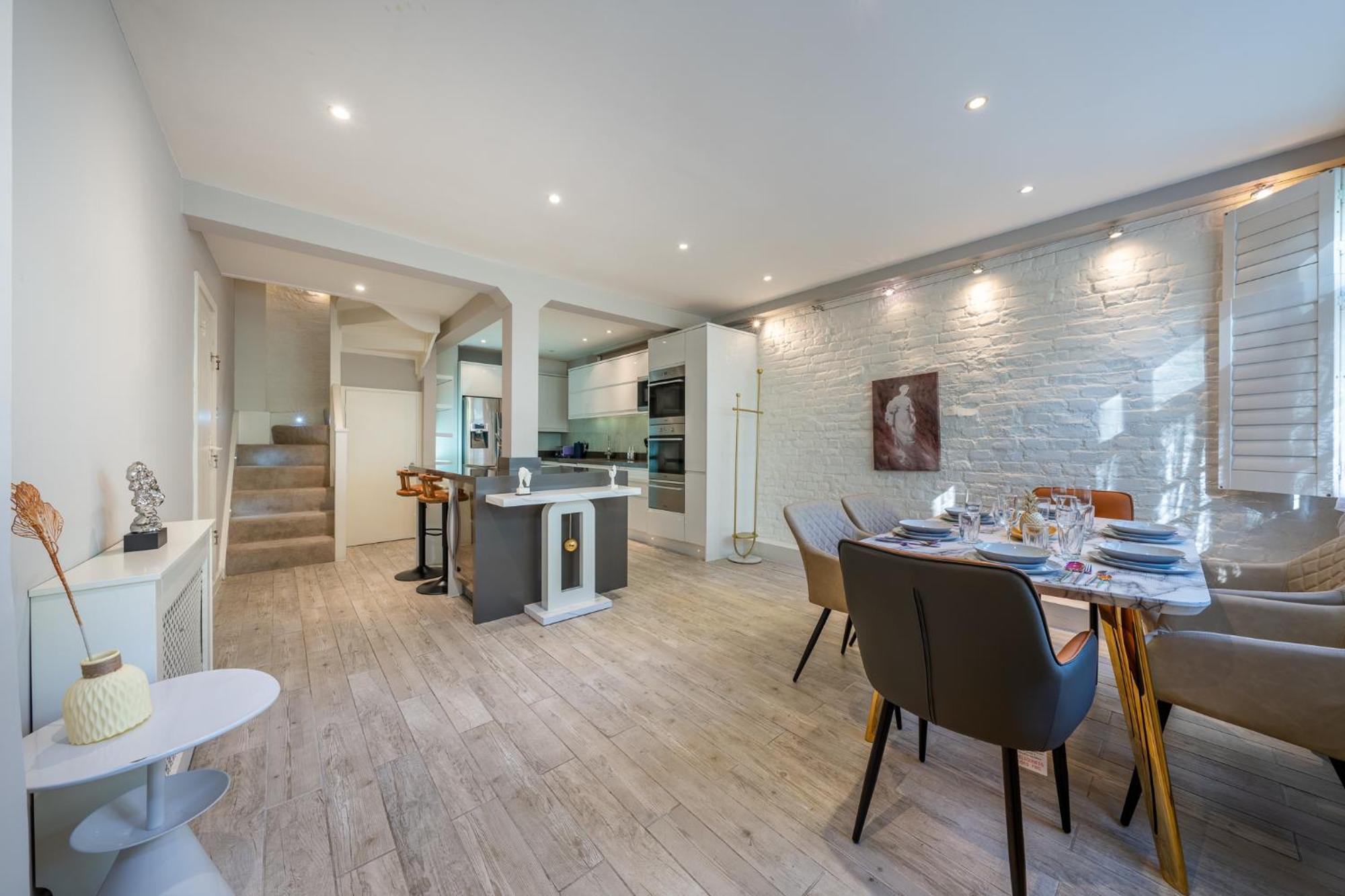 Huge 200sqm Luxury 3-bedroom Mews * Londres