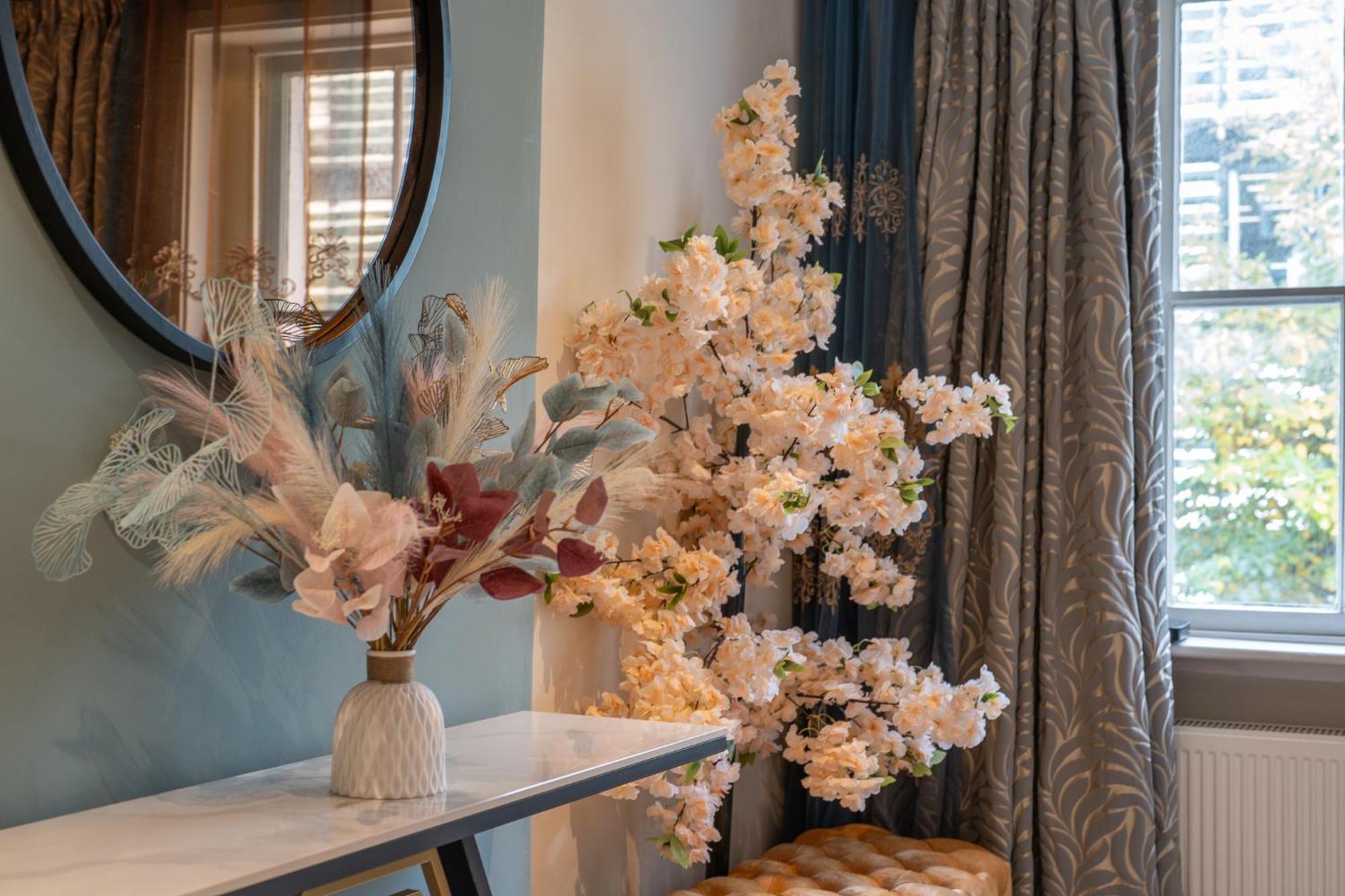 Huge 200sqm Luxury 3-bedroom Mews Apartamento