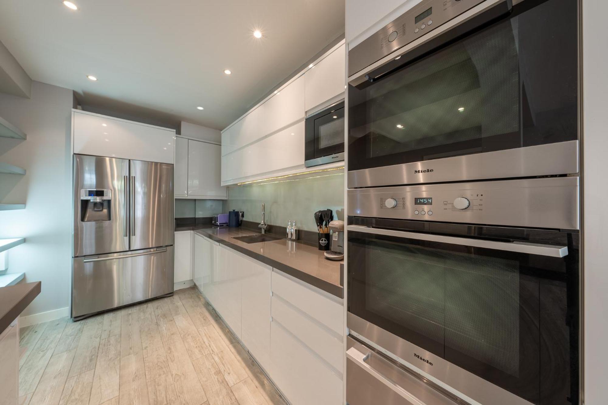 Huge 200sqm Luxury 3-bedroom Mews Apartamento *