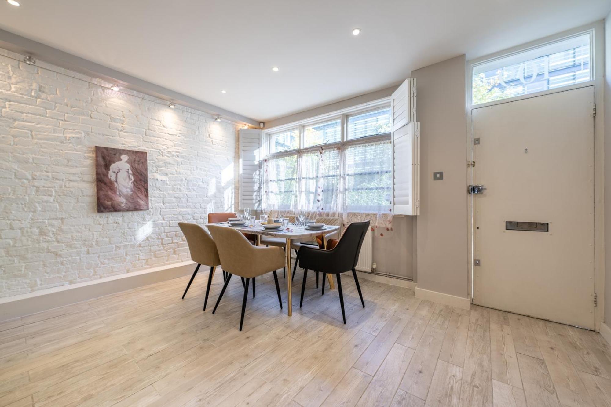 Huge 200sqm Luxury 3-bedroom Mews * Londres