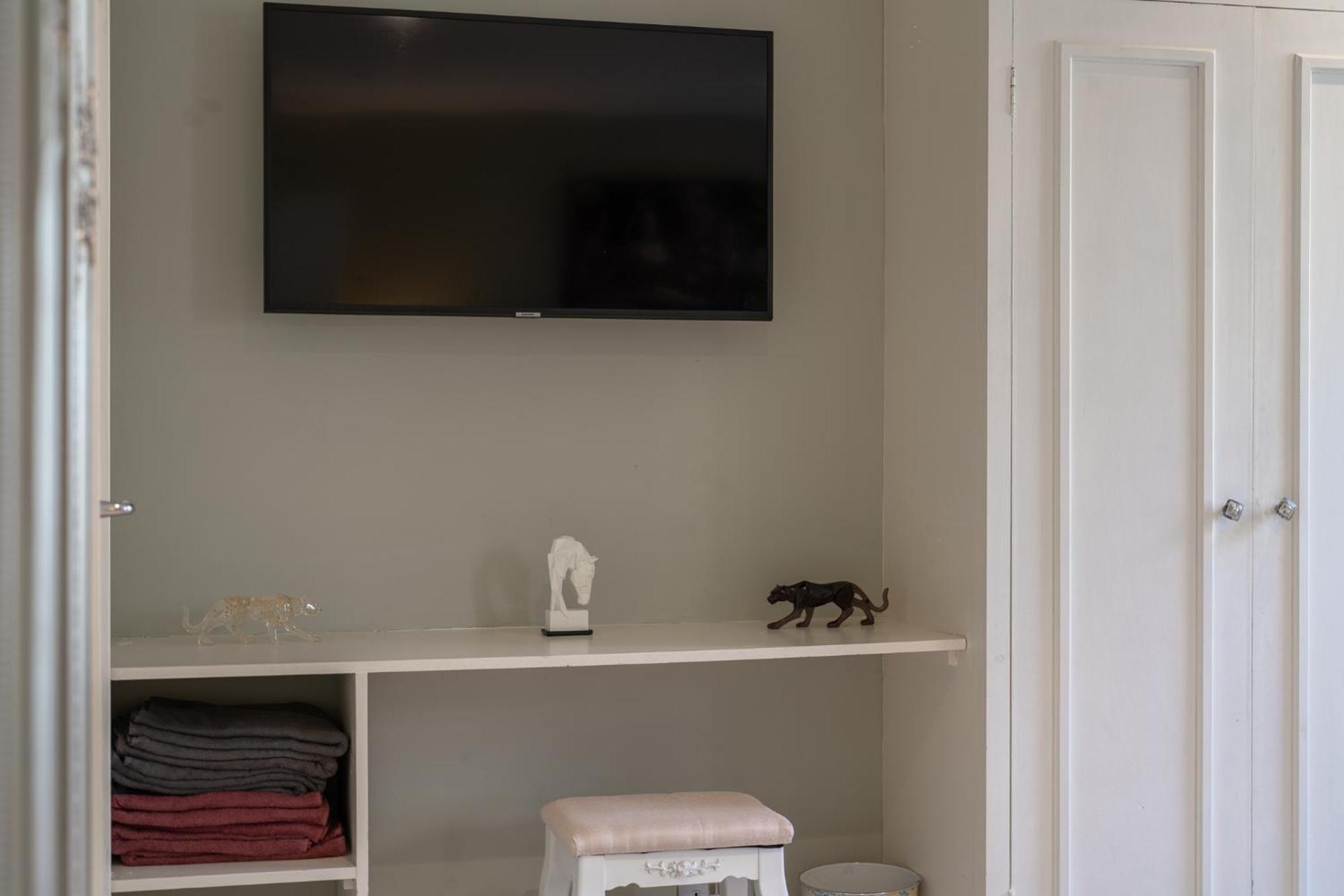 Huge 200sqm Luxury 3-bedroom Mews Apartamento *