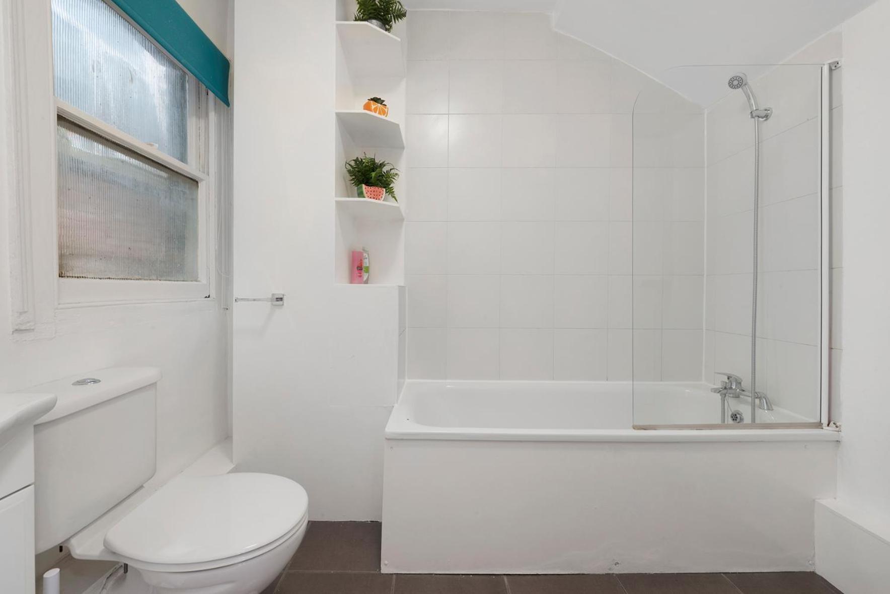 One Bedroom Flat Muswell Hill - First Floor * Londen