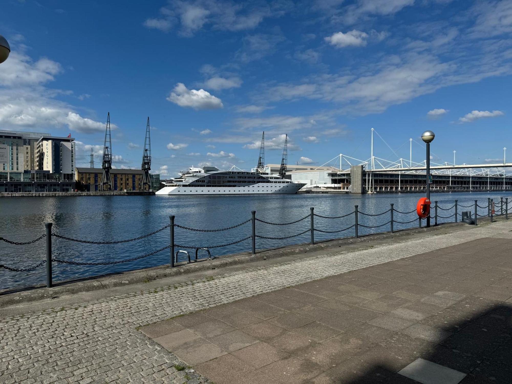 Séjour chez l'habitant Waterfront Double With Fireplace In The Heart Of Royal Docks *