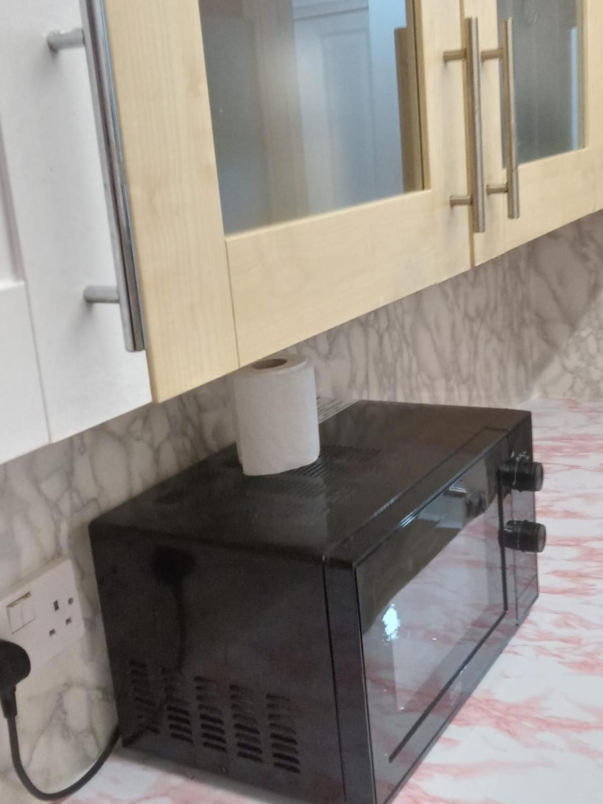 Exclusive Luxurious Double Bedroom In A Beautiful Shared Flat Close To Transit & Grocery Stores Séjour chez l'habitant